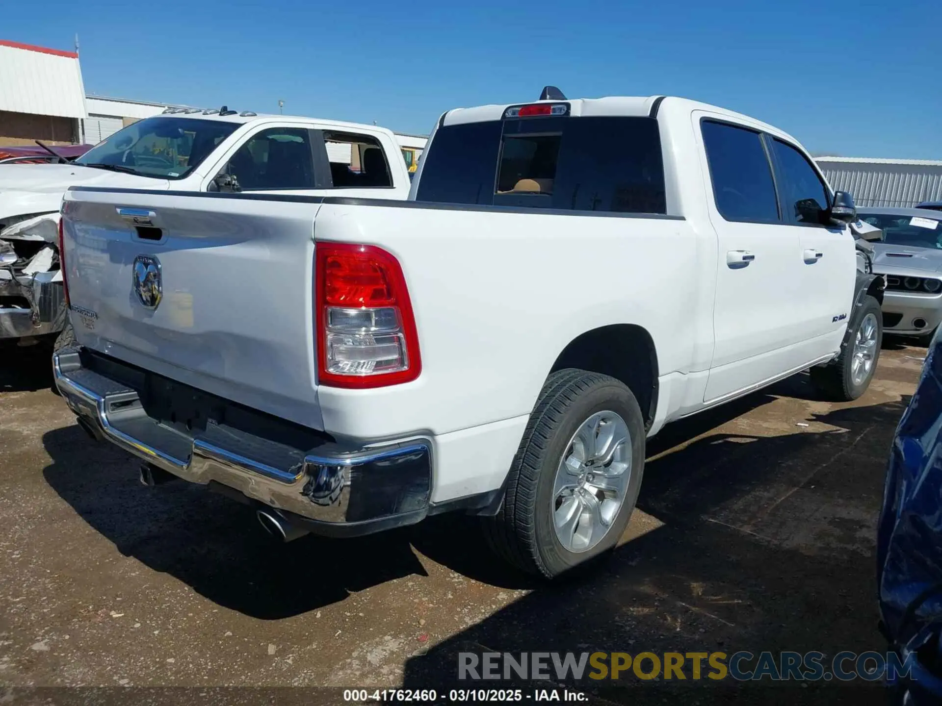 4 fotografías del automóvil dañado 1C6RREFT0LN311731 RAM 1500 2020