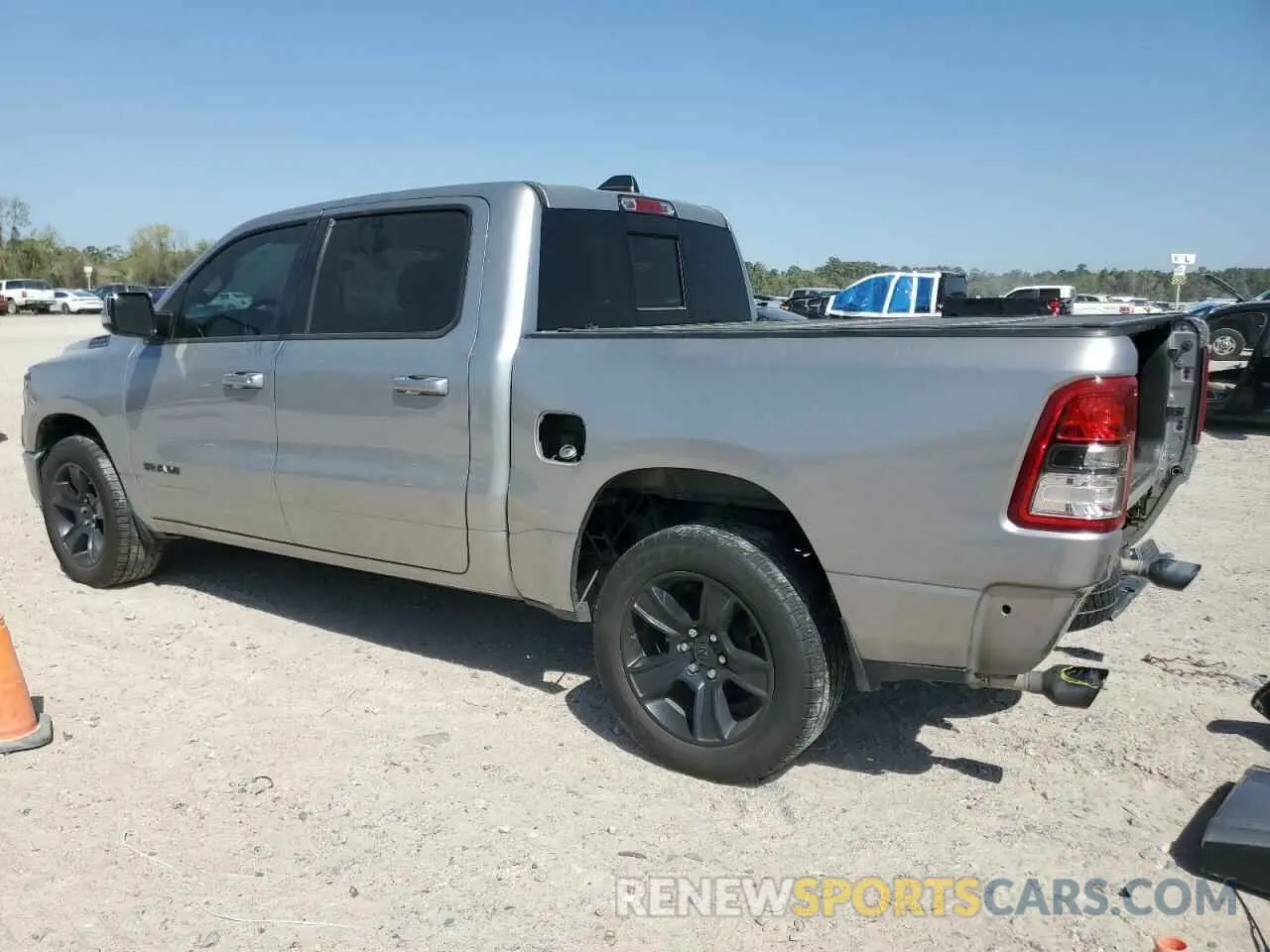 2 fotografías del automóvil dañado 1C6RREFT2LN129030 RAM 1500 2020