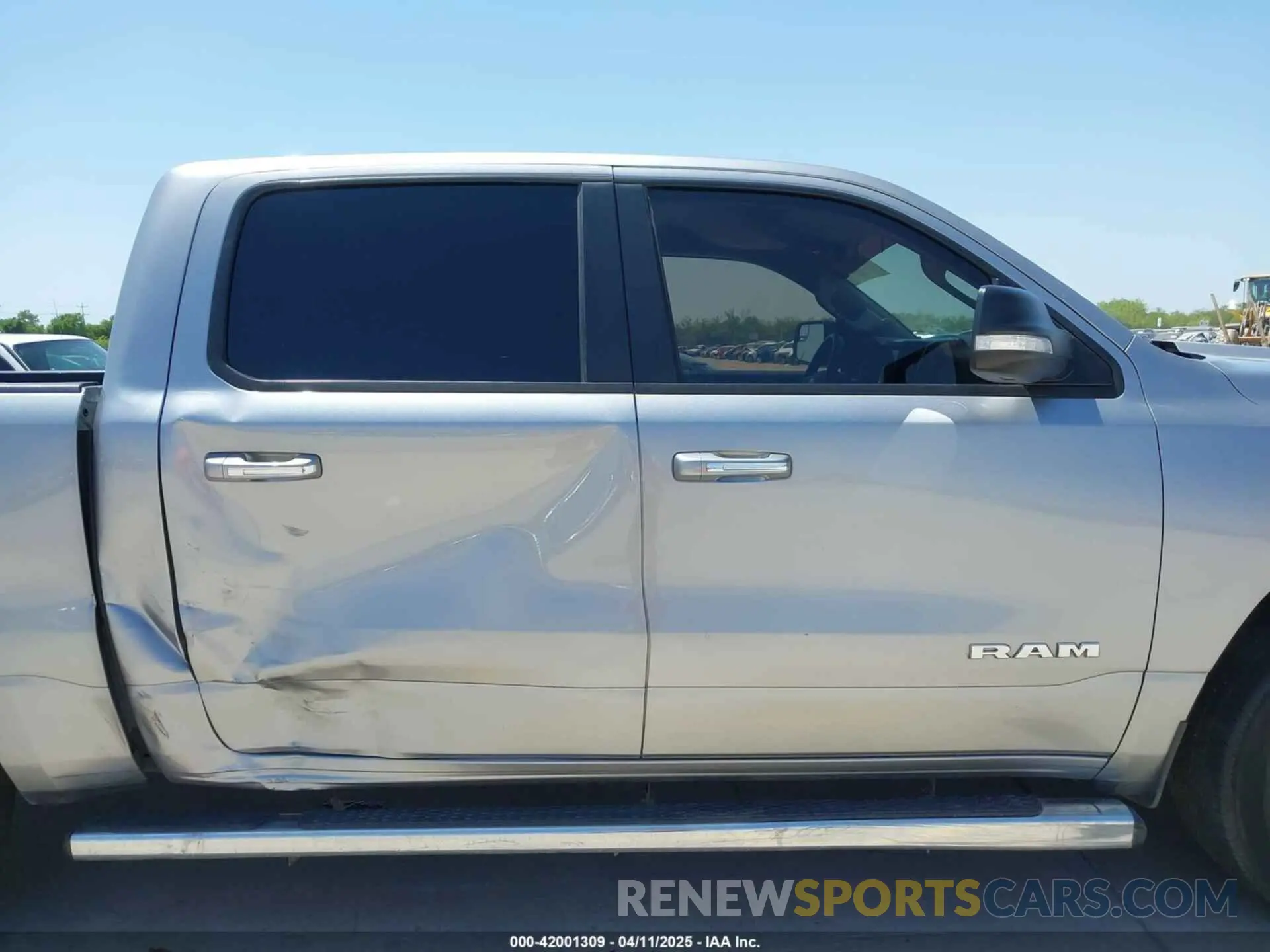 13 fotografías del automóvil dañado 1C6RREFT3LN321573 RAM 1500 2020