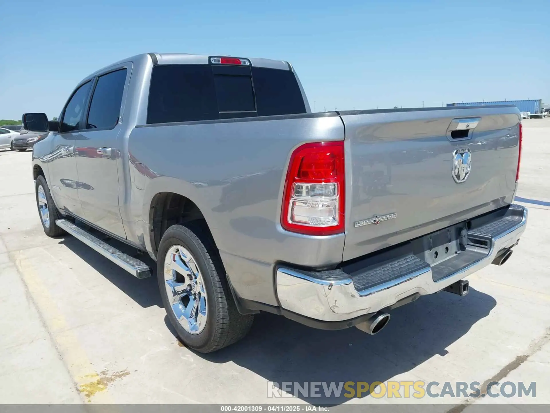3 fotografías del automóvil dañado 1C6RREFT3LN321573 RAM 1500 2020