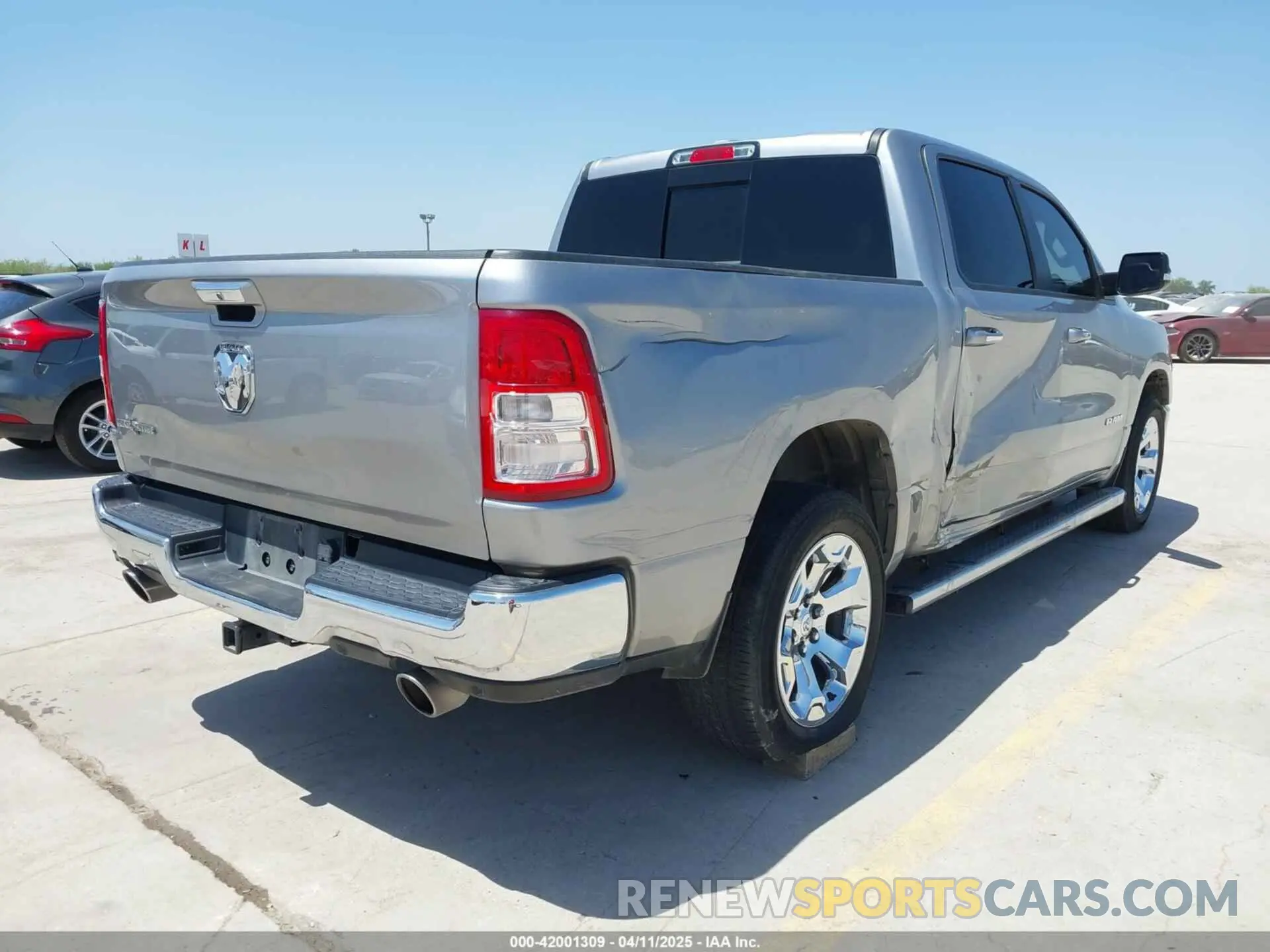 4 fotografías del automóvil dañado 1C6RREFT3LN321573 RAM 1500 2020