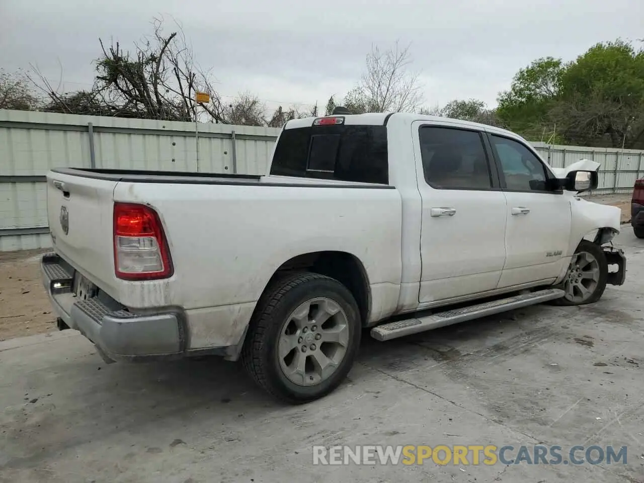 3 fotografías del automóvil dañado 1C6RREFT4LN353982 RAM 1500 2020