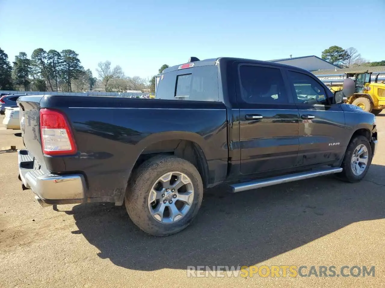 3 fotografías del automóvil dañado 1C6RREFT5LN185706 RAM 1500 2020