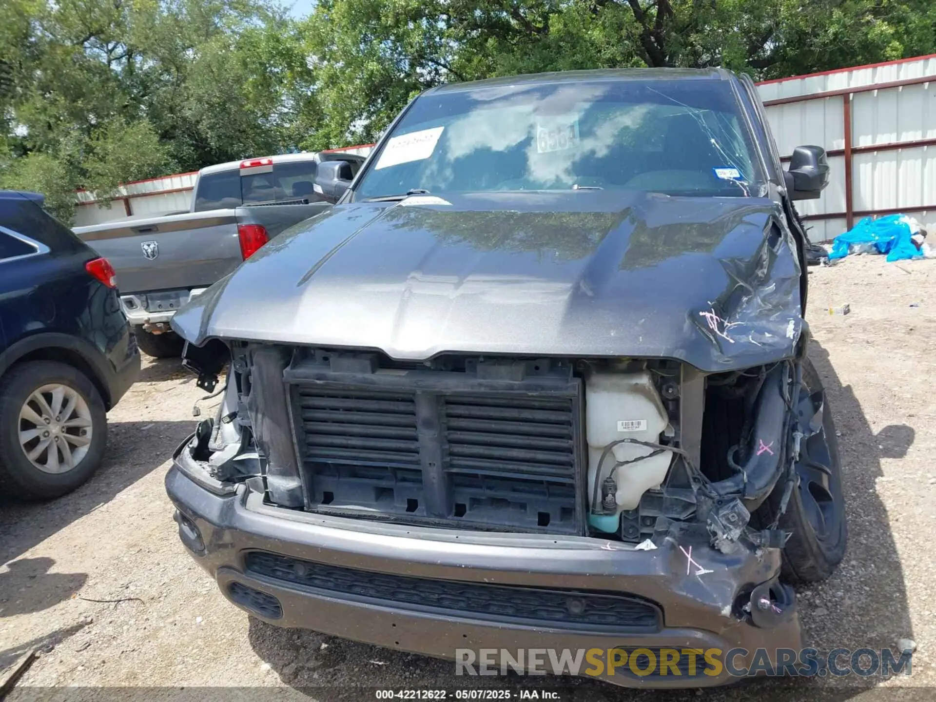 13 fotografías del automóvil dañado 1C6RREFT7LN121697 RAM 1500 2020