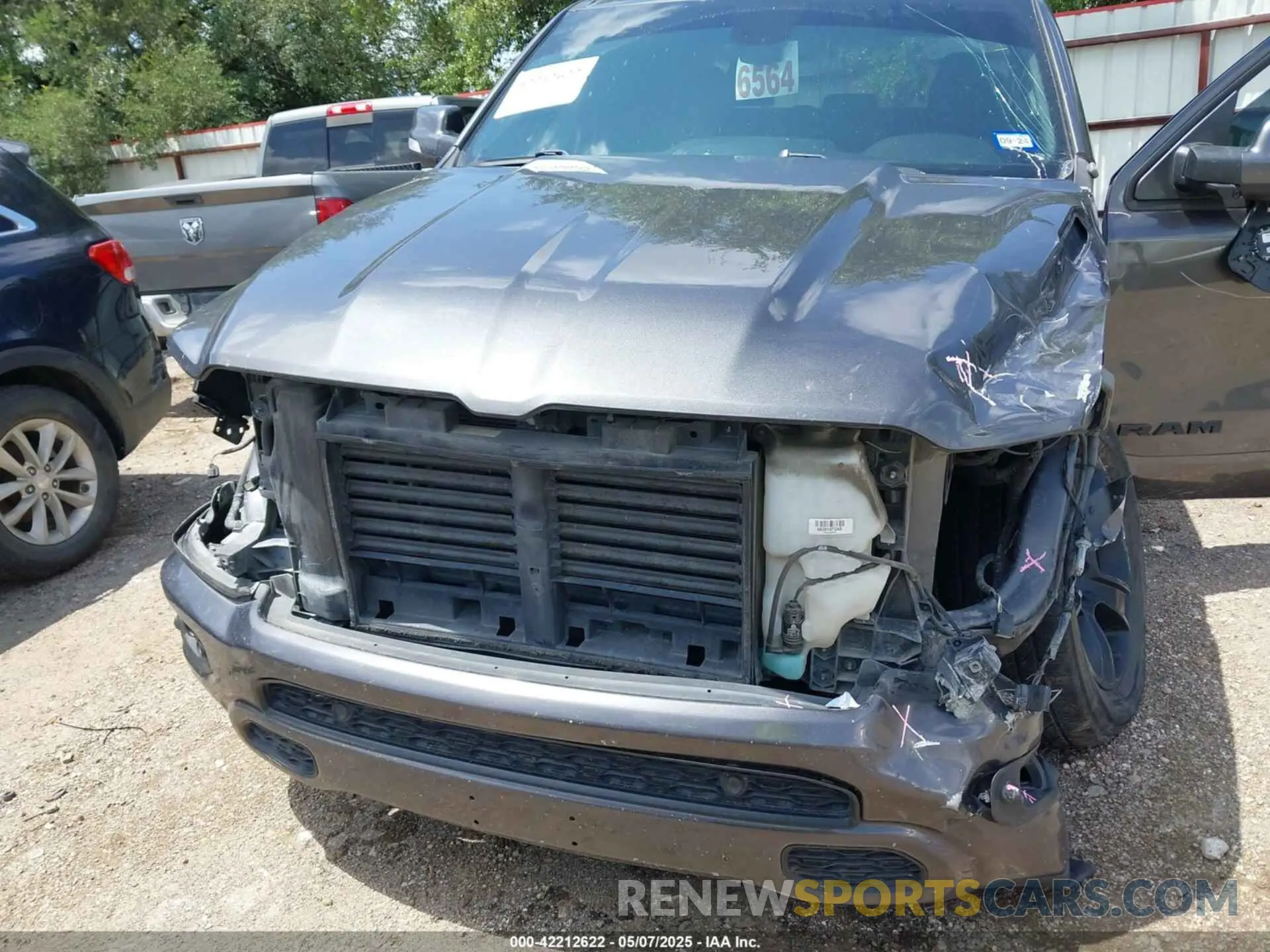 19 fotografías del automóvil dañado 1C6RREFT7LN121697 RAM 1500 2020