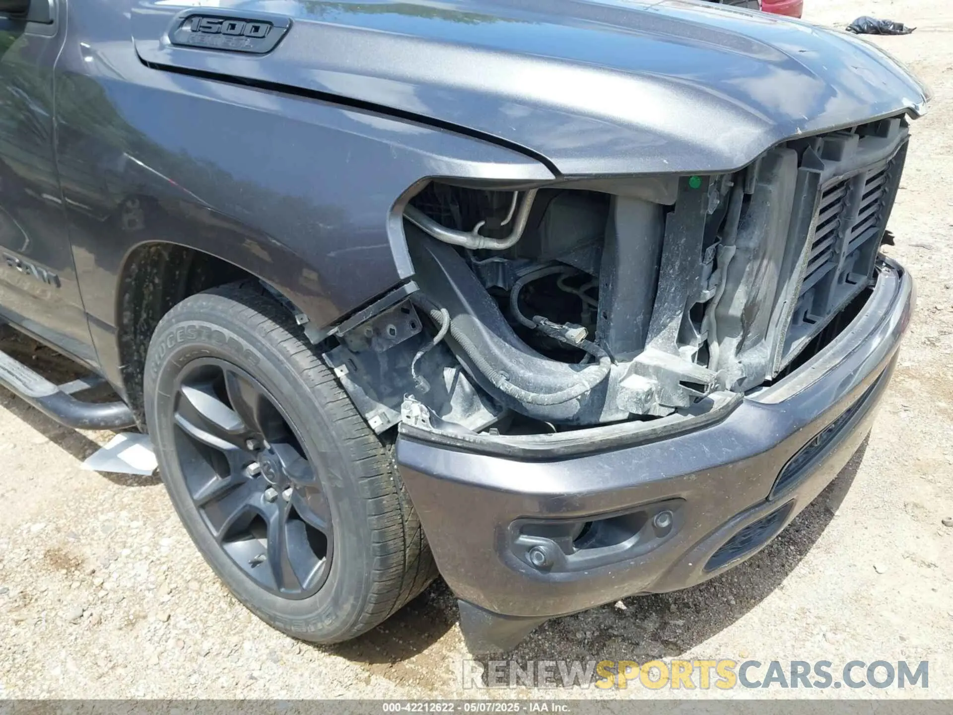 20 fotografías del automóvil dañado 1C6RREFT7LN121697 RAM 1500 2020