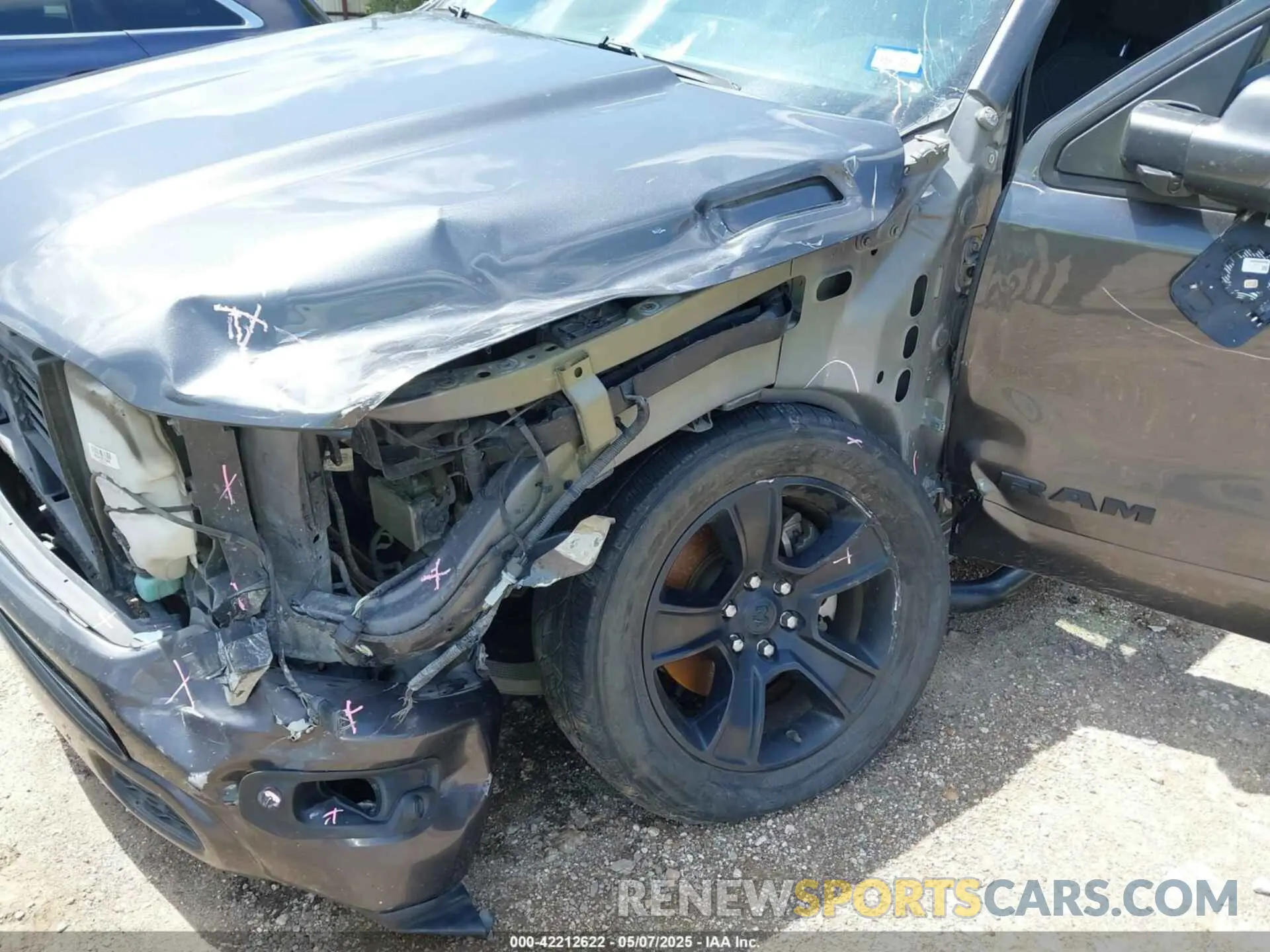 6 fotografías del automóvil dañado 1C6RREFT7LN121697 RAM 1500 2020