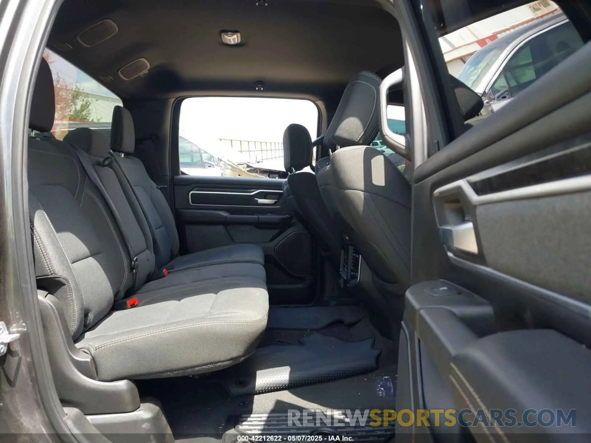 8 fotografías del automóvil dañado 1C6RREFT7LN121697 RAM 1500 2020