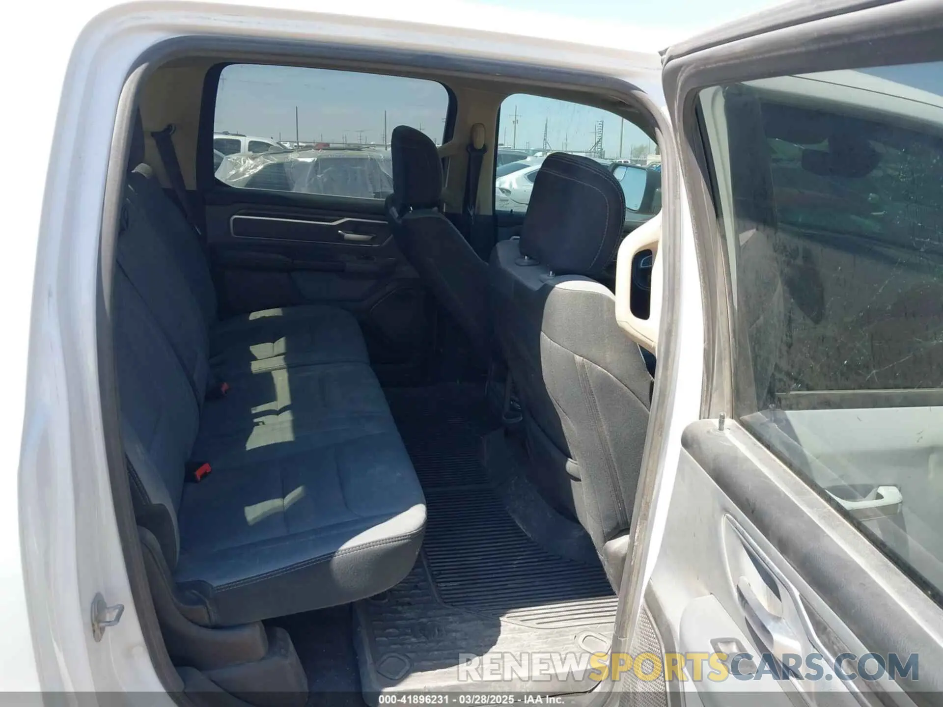 8 fotografías del automóvil dañado 1C6RREFT7LN386295 RAM 1500 2020