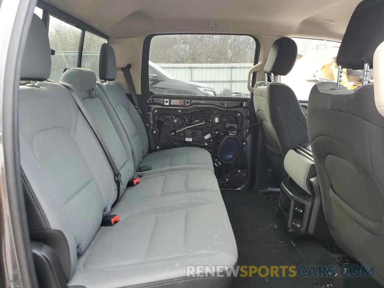 10 fotografías del automóvil dañado 1C6RREFT8LN386418 RAM 1500 2020