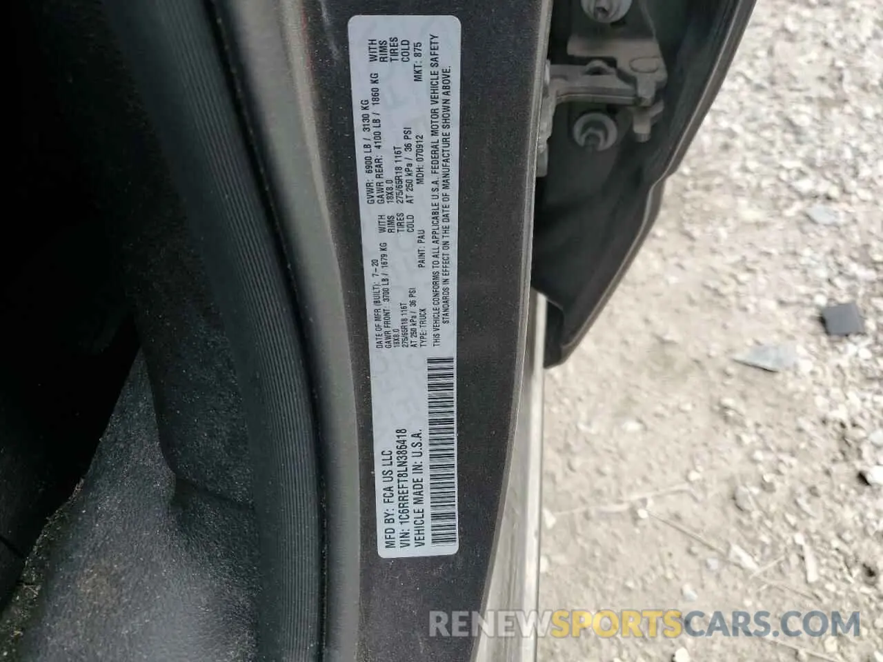 13 fotografías del automóvil dañado 1C6RREFT8LN386418 RAM 1500 2020