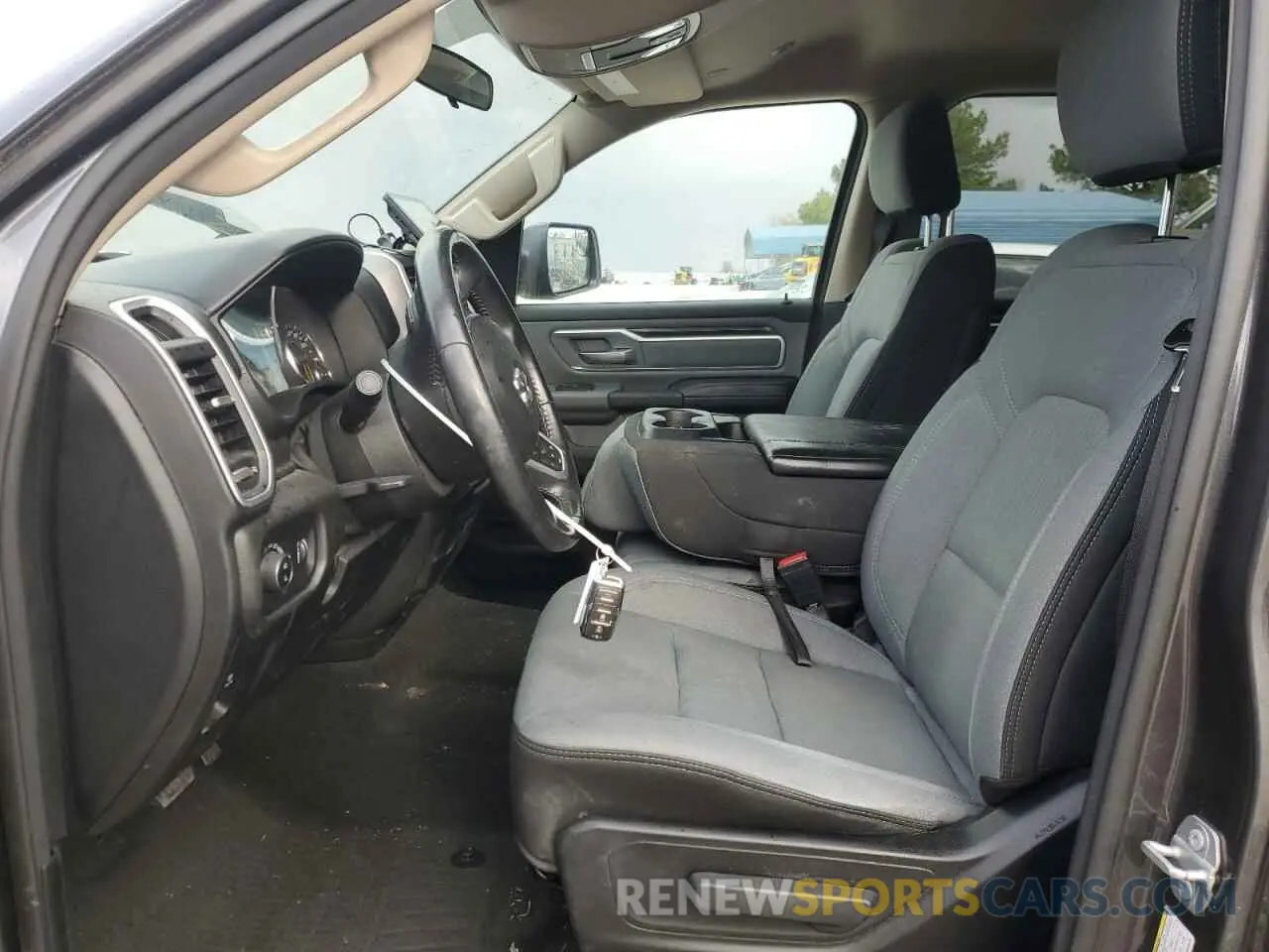 7 fotografías del automóvil dañado 1C6RREFT8LN386418 RAM 1500 2020