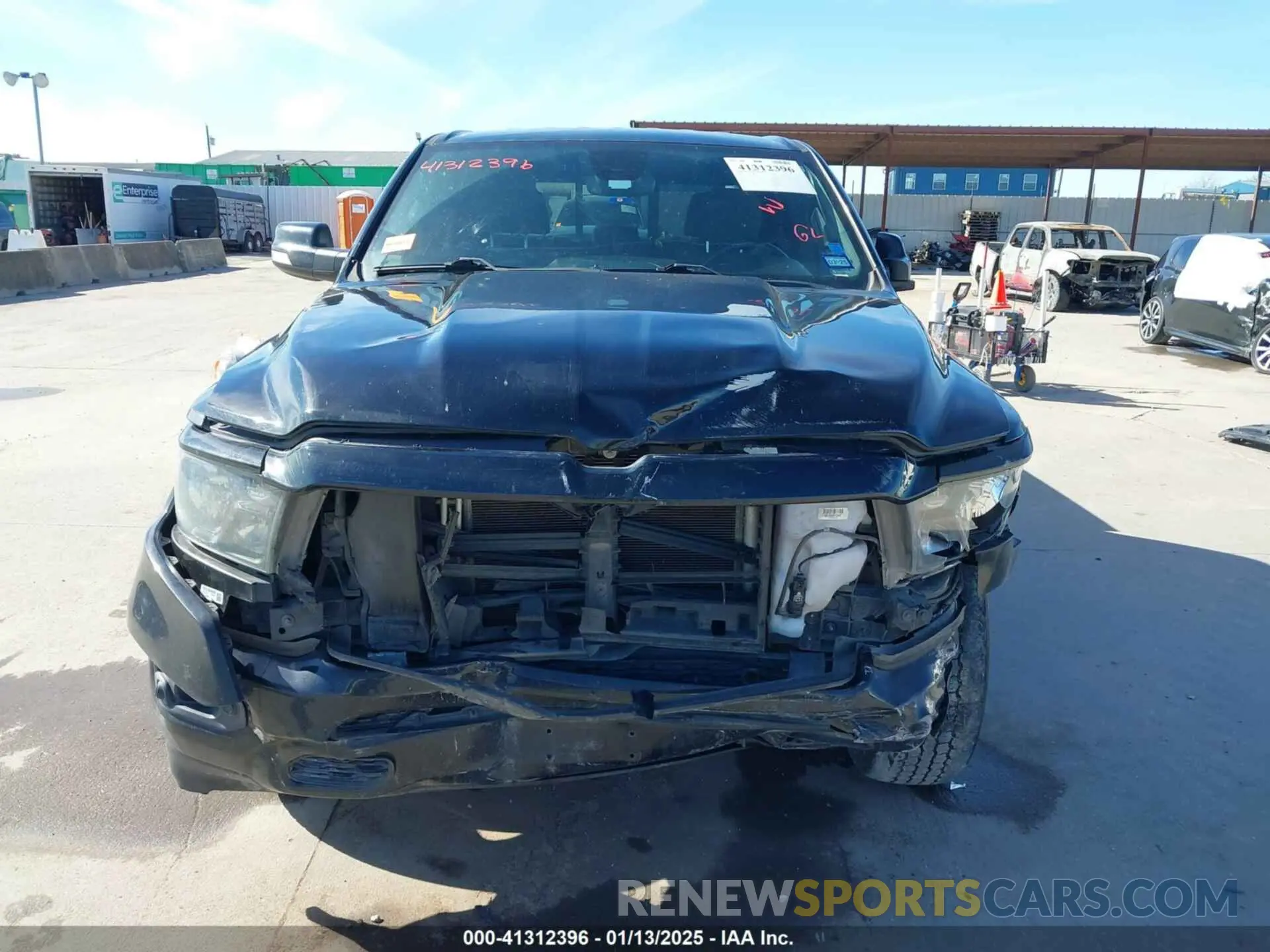 12 fotografías del automóvil dañado 1C6RREFT9LN121636 RAM 1500 2020