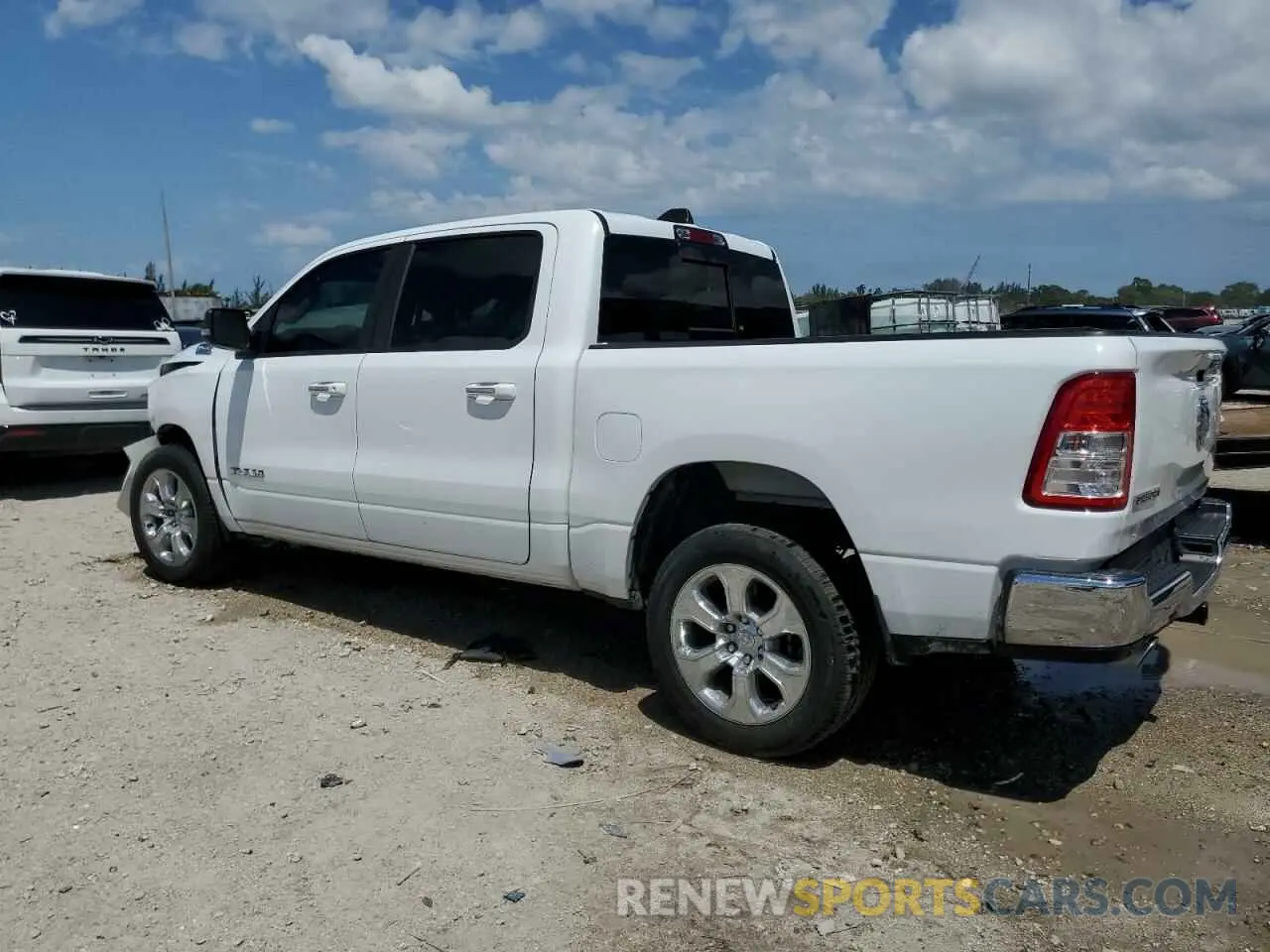 2 fotografías del automóvil dañado 1C6RREFTXLN372455 RAM 1500 2020