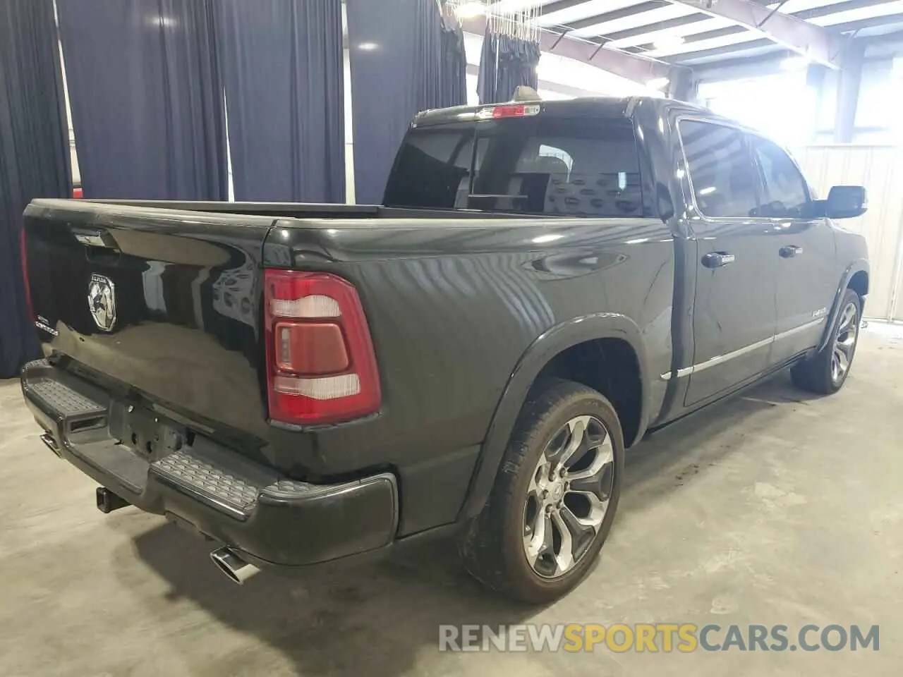 3 fotografías del automóvil dañado 1C6RREHM2LN246211 RAM 1500 2020