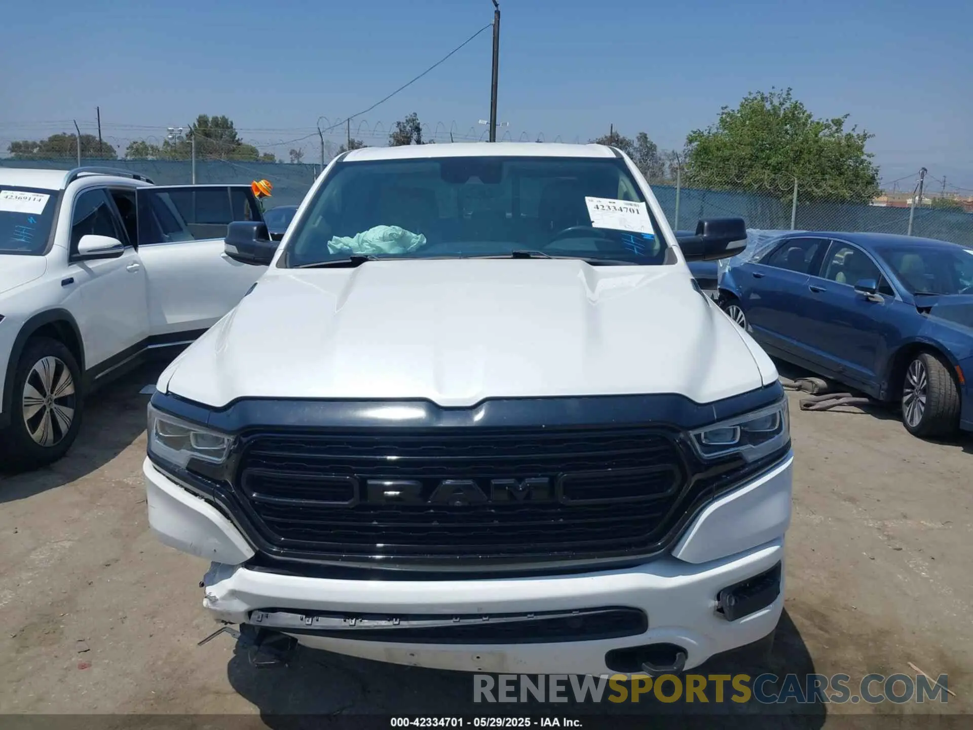 13 fotografías del automóvil dañado 1C6RREHM7LN179878 RAM 1500 2020