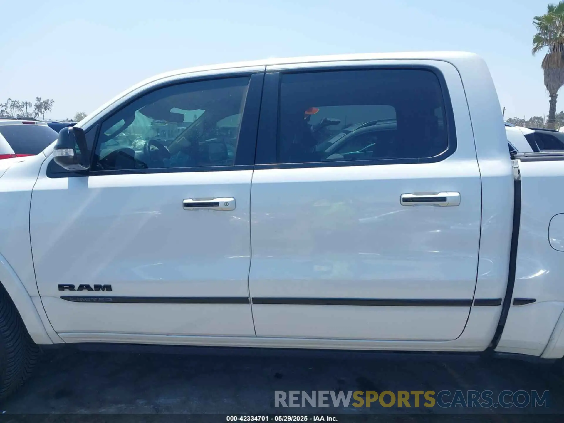 15 fotografías del automóvil dañado 1C6RREHM7LN179878 RAM 1500 2020