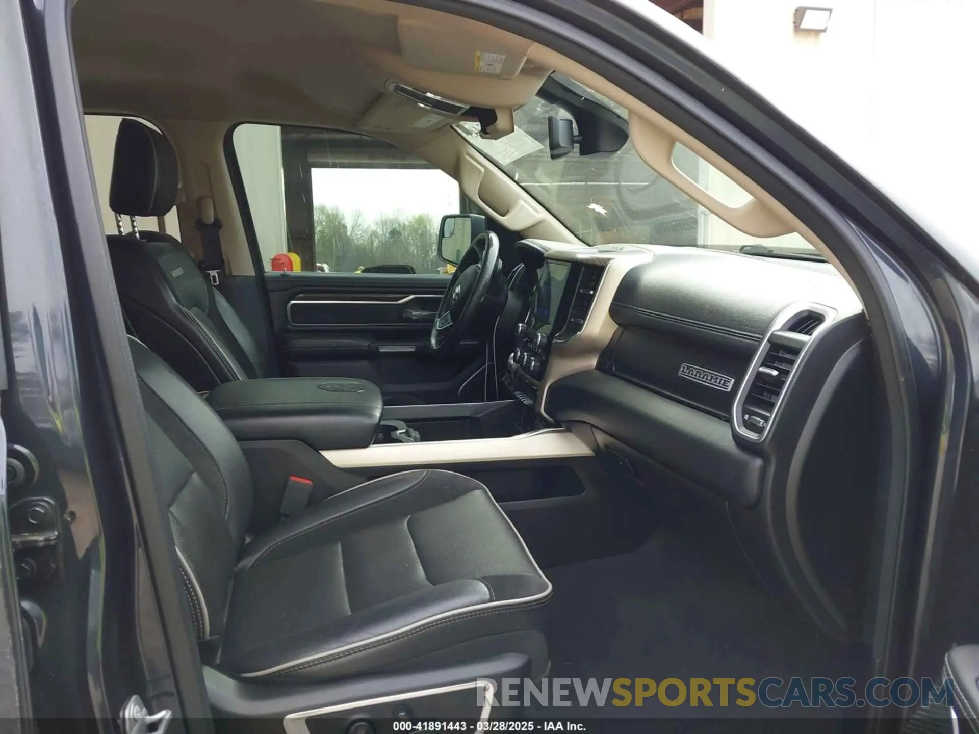 5 fotografías del automóvil dañado 1C6RREJT1LN105809 RAM 1500 2020