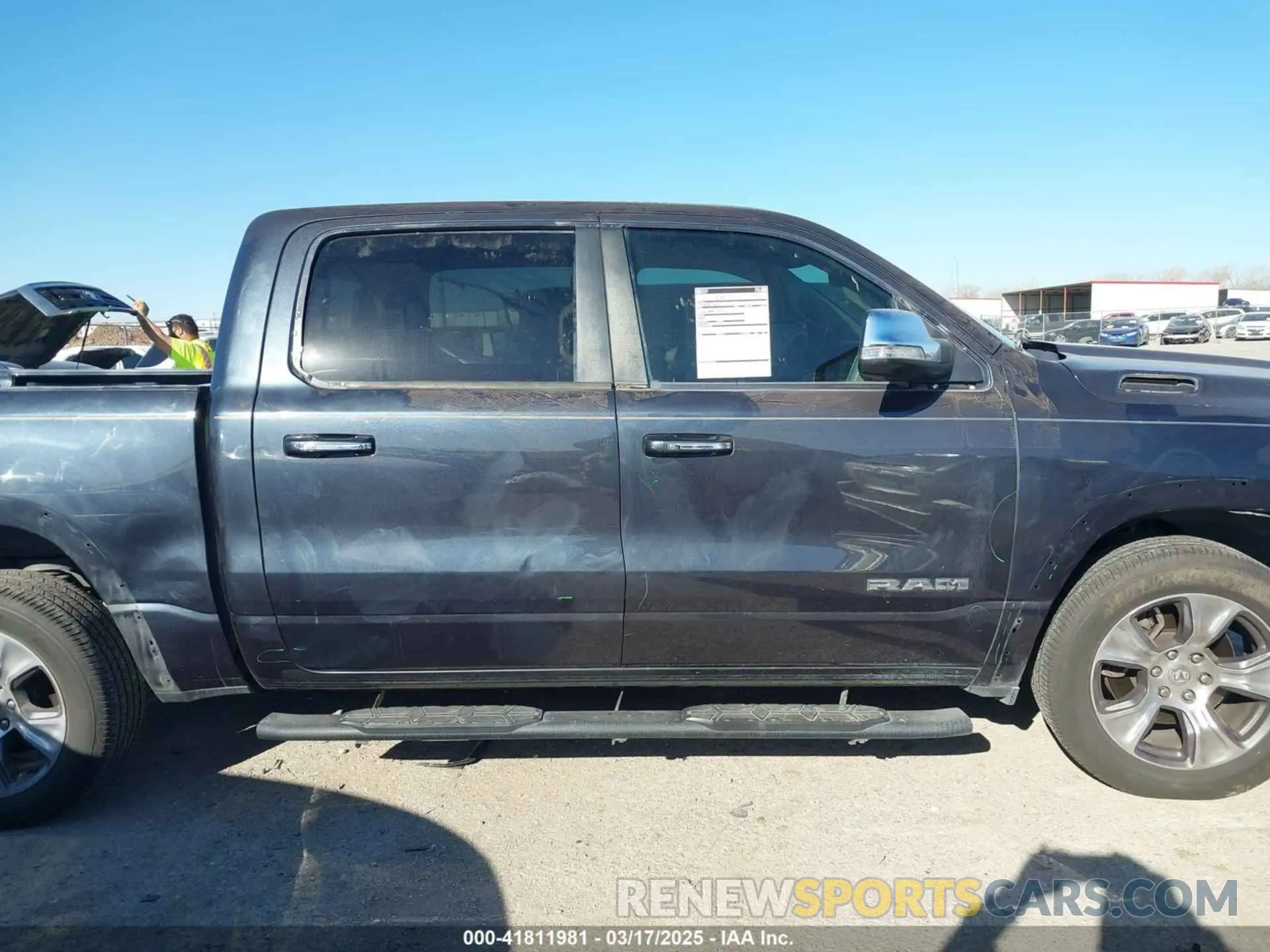 13 fotografías del automóvil dañado 1C6RREJT4LN232859 RAM 1500 2020