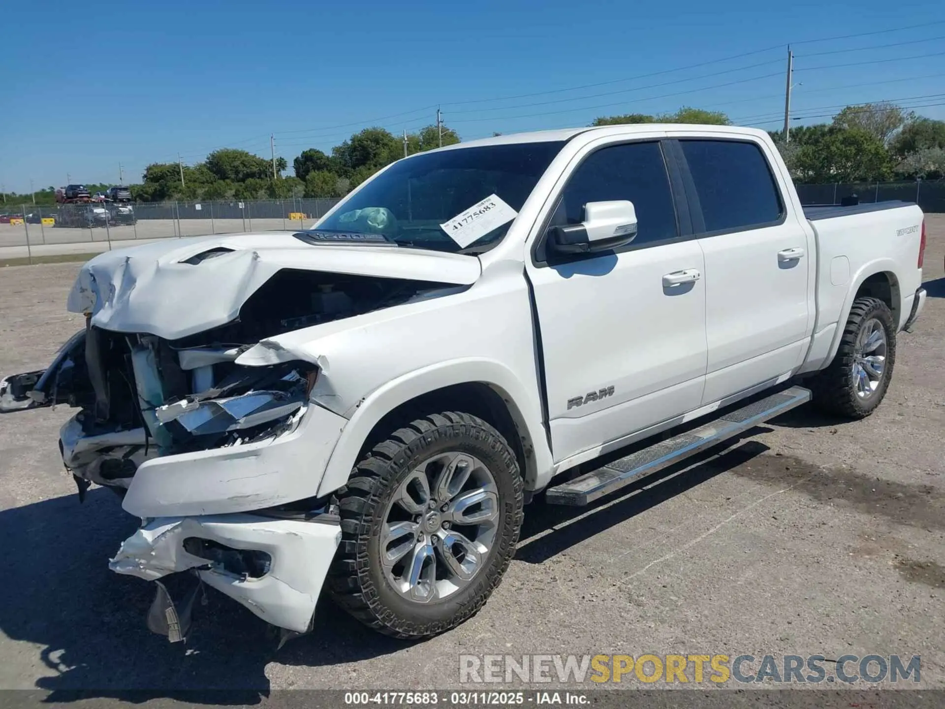 2 fotografías del automóvil dañado 1C6RREJT6LN188640 RAM 1500 2020