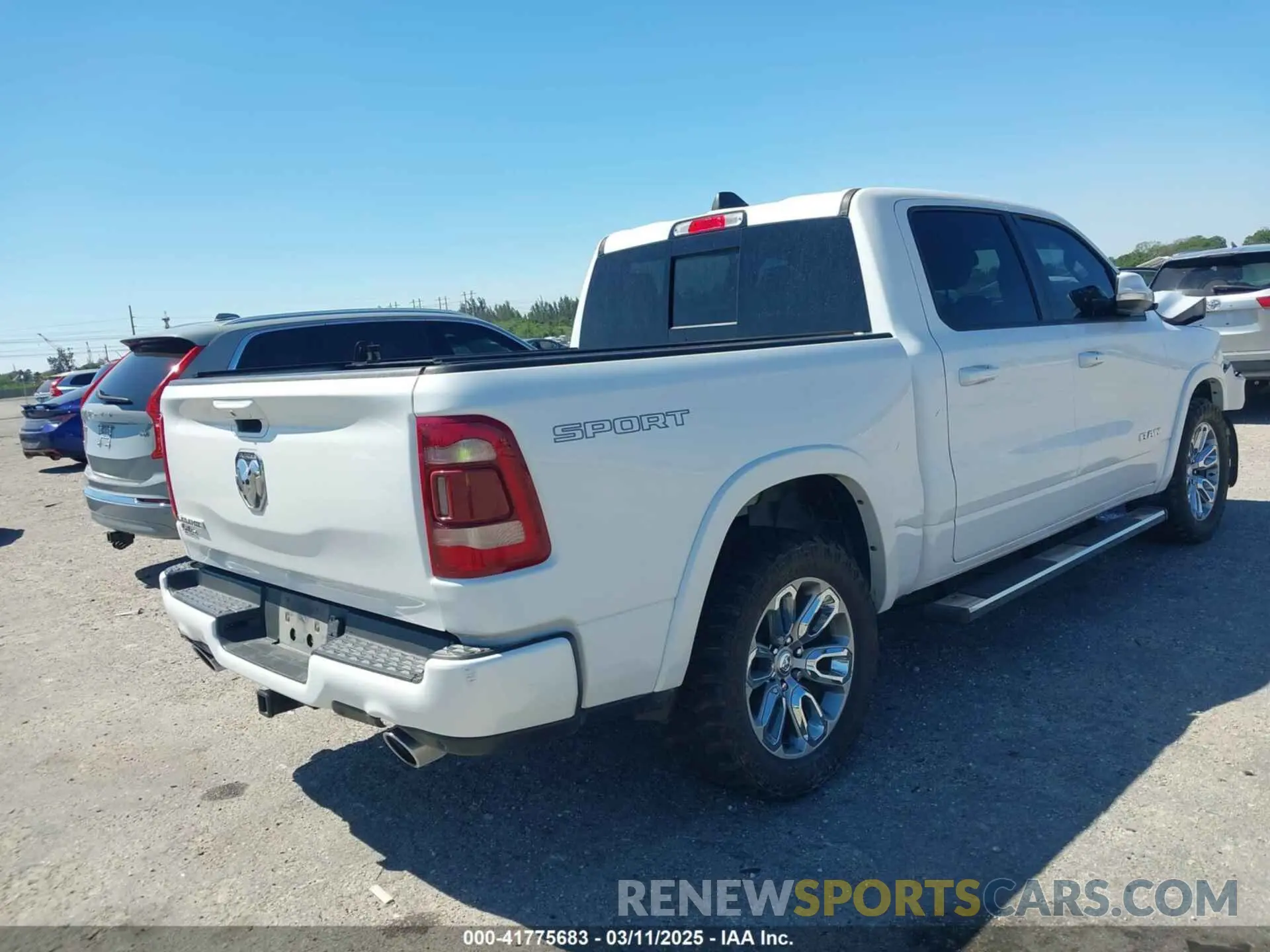 4 fotografías del automóvil dañado 1C6RREJT6LN188640 RAM 1500 2020