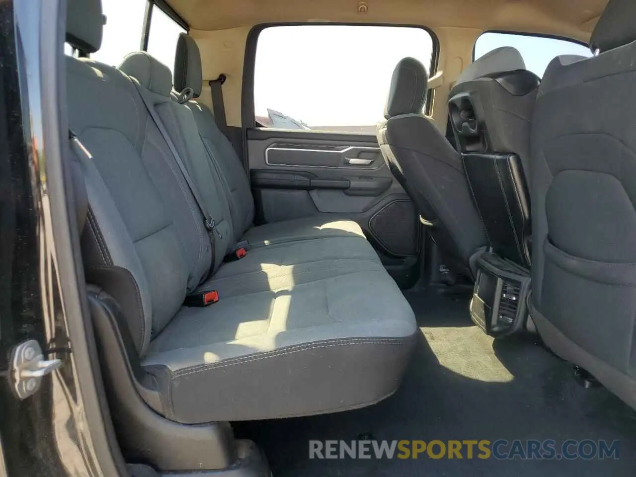 10 fotografías del automóvil dañado 1C6RREMG9LN262017 RAM 1500 2020