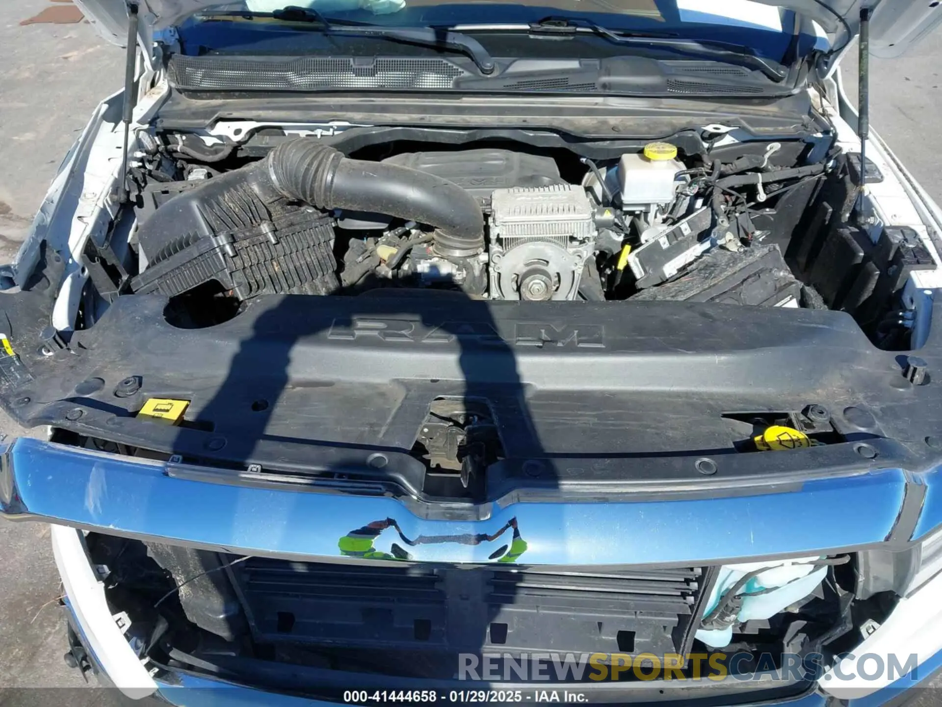 10 fotografías del automóvil dañado 1C6RRERT7LN289304 RAM 1500 2020