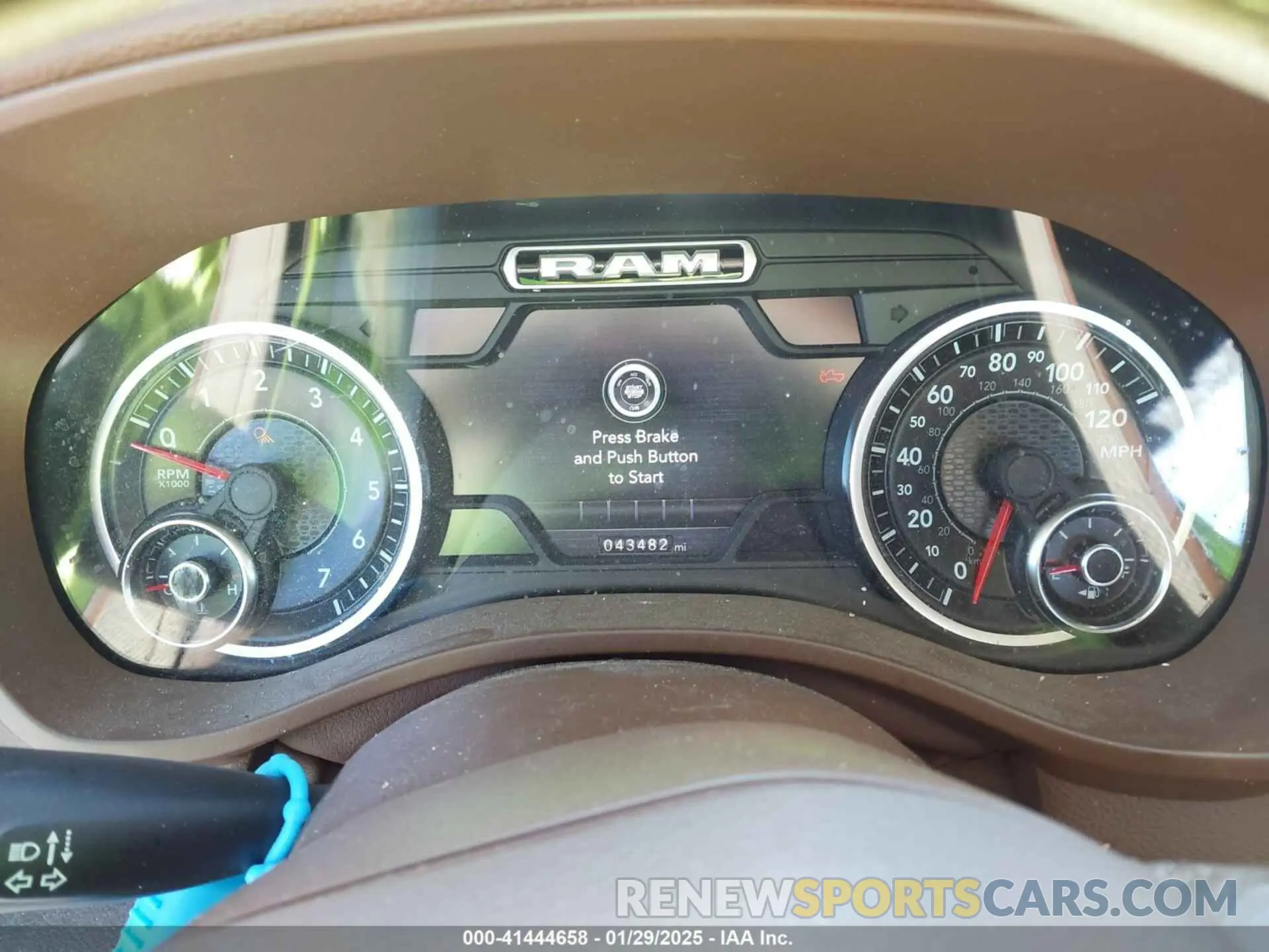 7 fotografías del automóvil dañado 1C6RRERT7LN289304 RAM 1500 2020