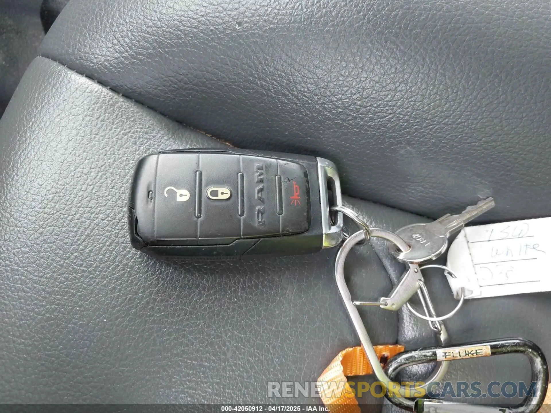 11 fotografías del automóvil dañado 1C6RRFCG2LN354528 RAM 1500 2020