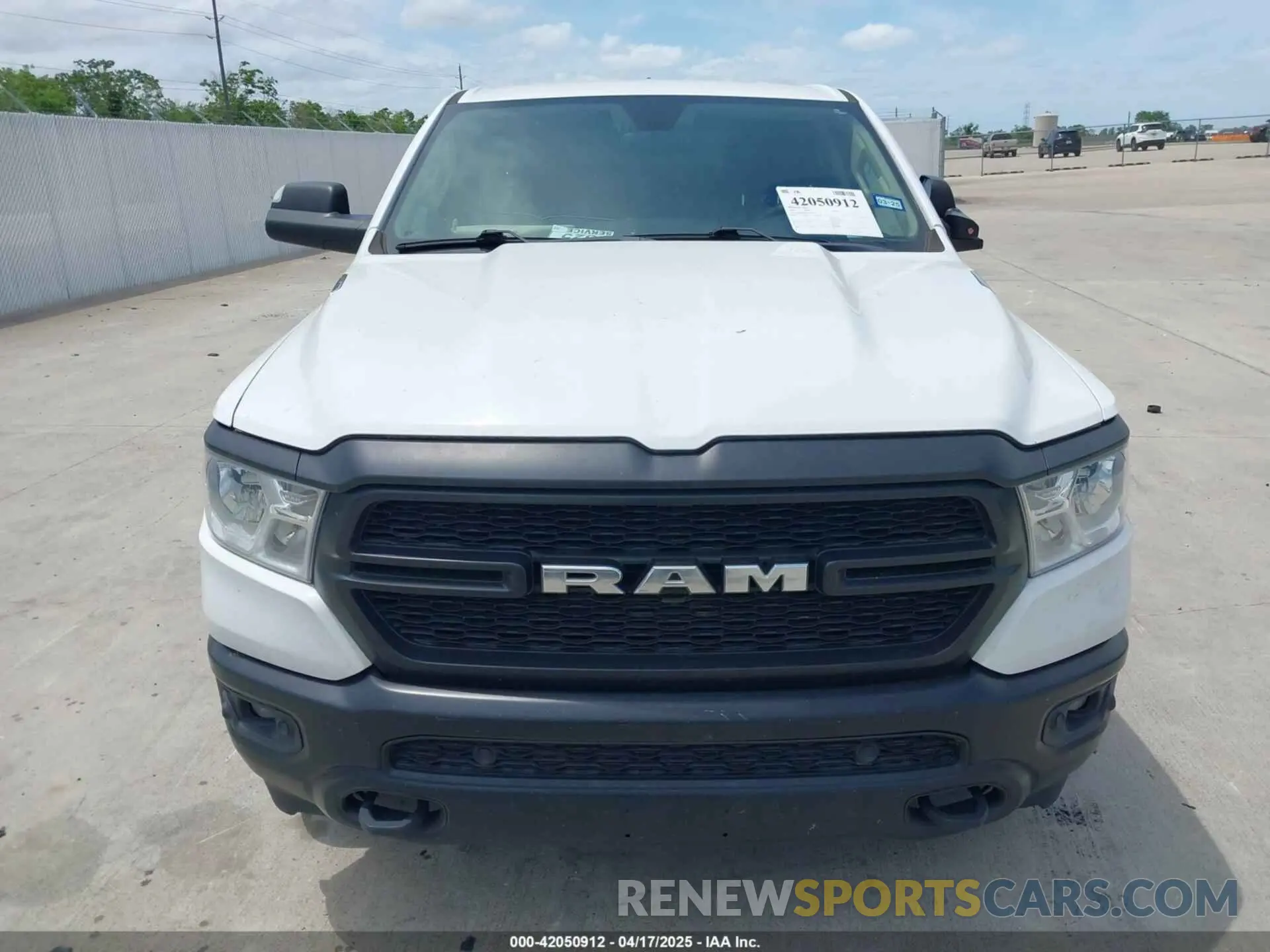 12 fotografías del automóvil dañado 1C6RRFCG2LN354528 RAM 1500 2020