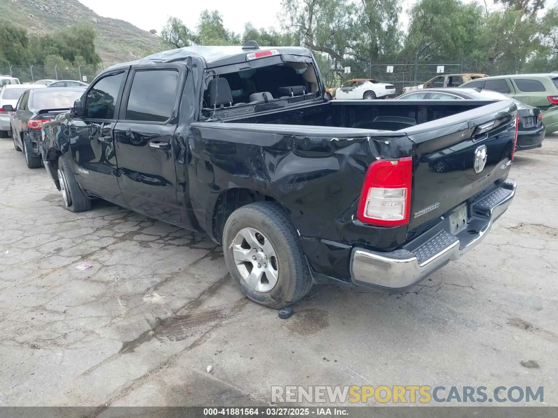 3 fotografías del automóvil dañado 1C6RRFFGXLN109231 RAM 1500 2020