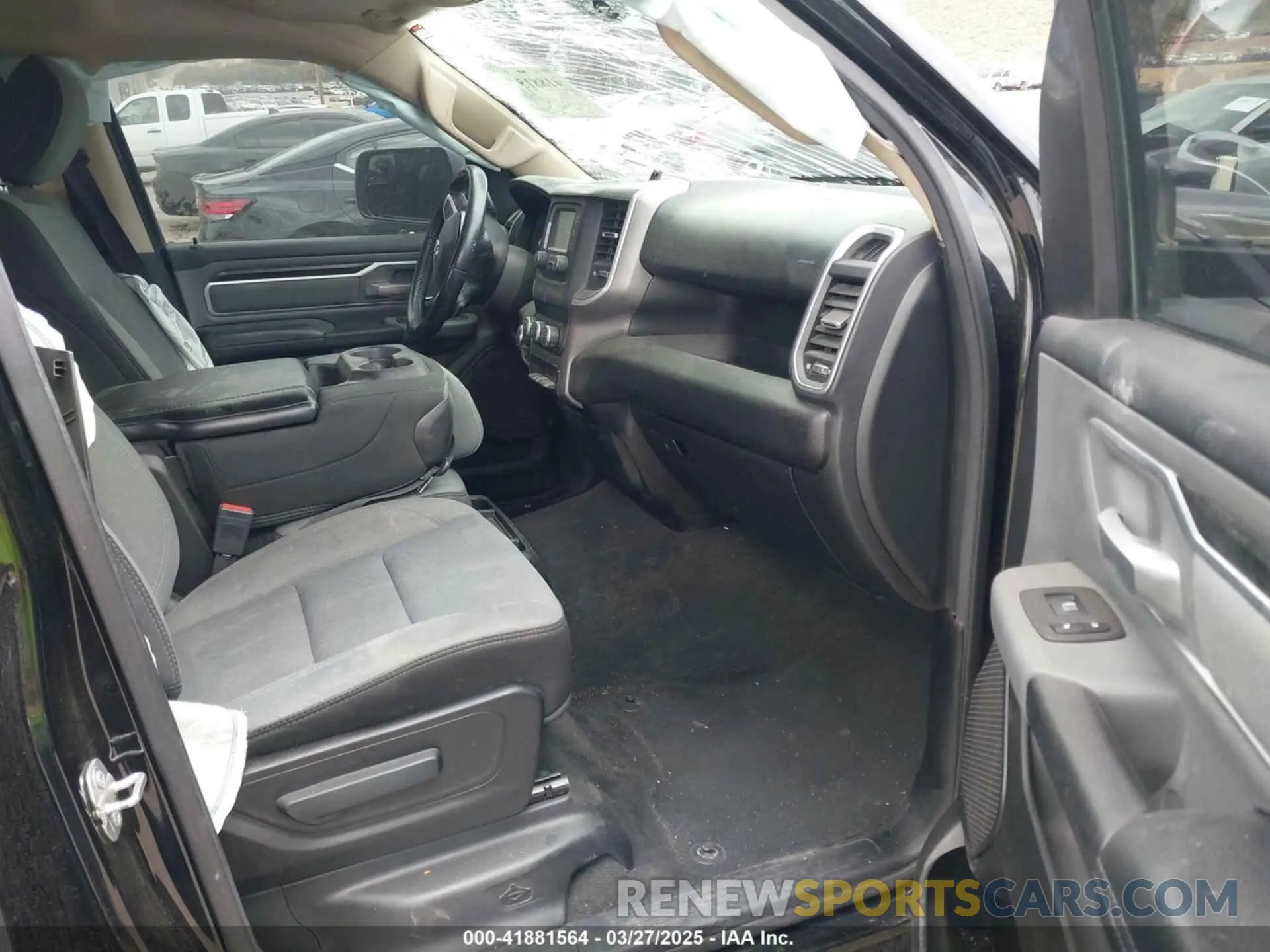 5 fotografías del automóvil dañado 1C6RRFFGXLN109231 RAM 1500 2020