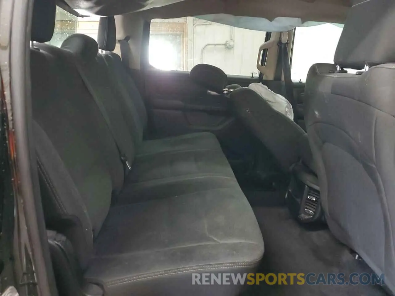 10 fotografías del automóvil dañado 1C6RRFGG0LN275241 RAM 1500 2020