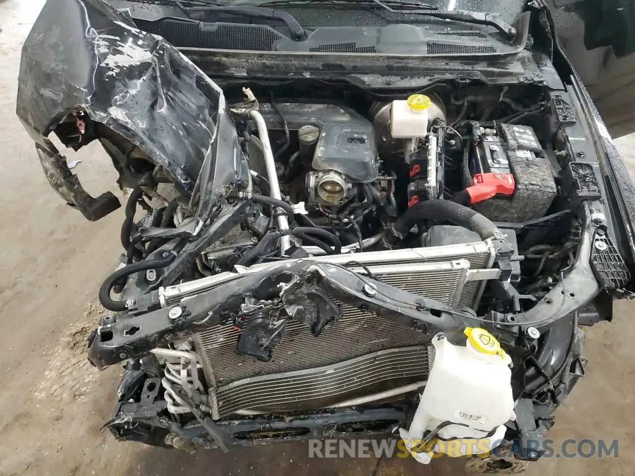 11 fotografías del automóvil dañado 1C6RRFGG0LN275241 RAM 1500 2020