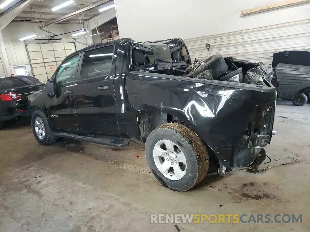 2 fotografías del automóvil dañado 1C6RRFGG0LN275241 RAM 1500 2020
