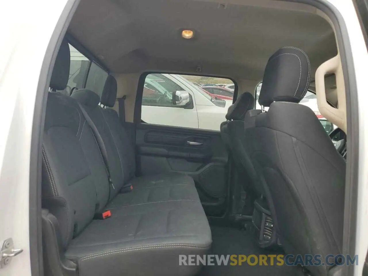 10 fotografías del automóvil dañado 1C6RRFNG3LN108729 RAM 1500 2020