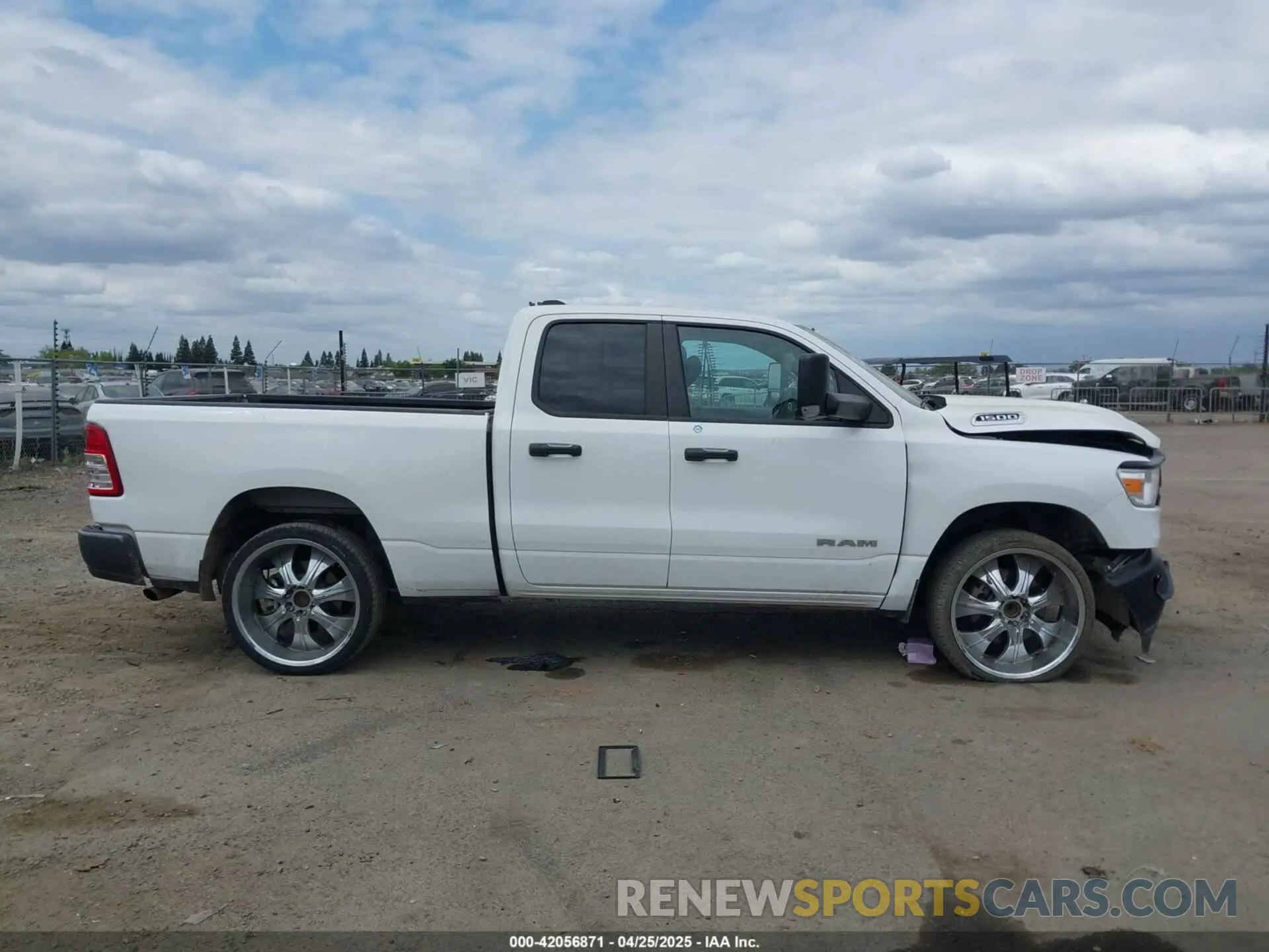 13 fotografías del automóvil dañado 1C6SRECG6LN386006 RAM 1500 2020