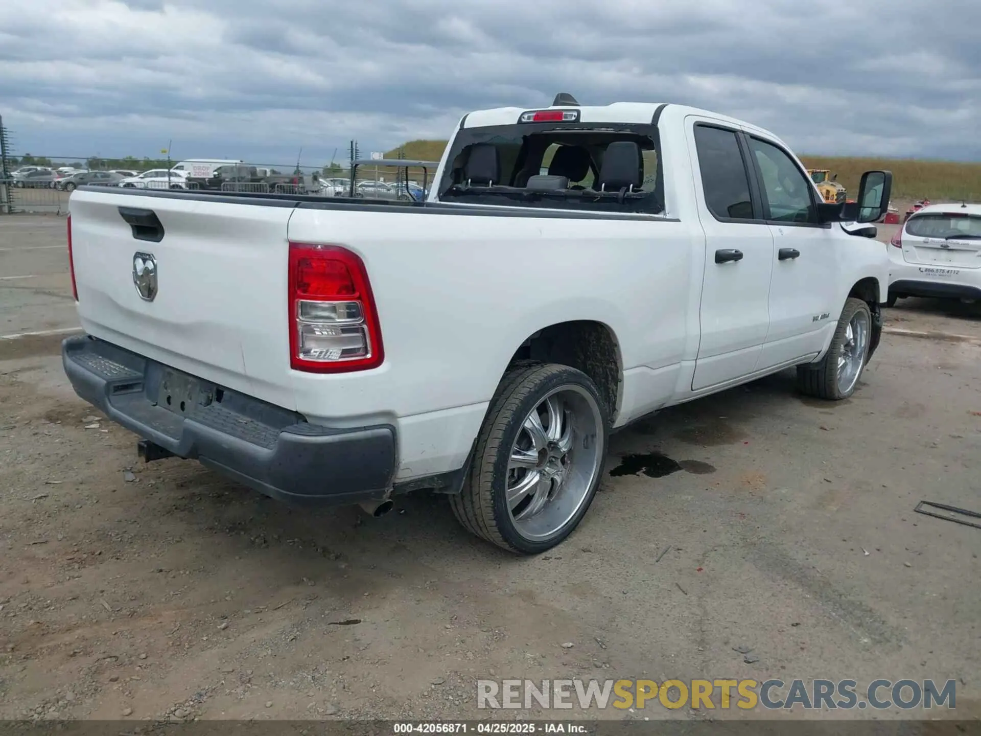 4 fotografías del automóvil dañado 1C6SRECG6LN386006 RAM 1500 2020
