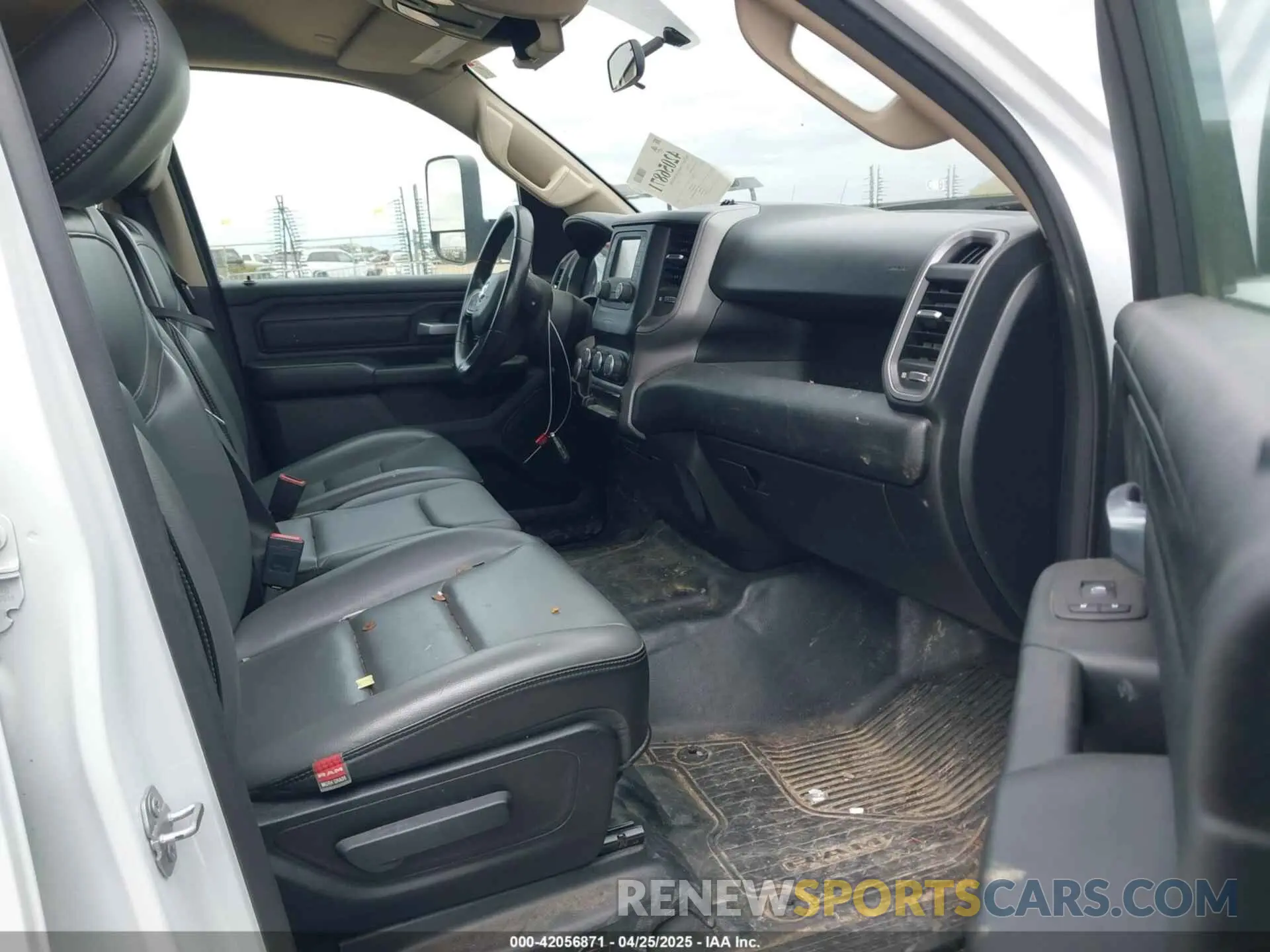 5 fotografías del automóvil dañado 1C6SRECG6LN386006 RAM 1500 2020