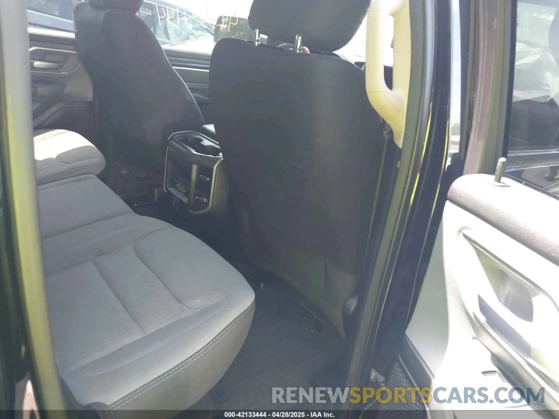 8 fotografías del automóvil dañado 1C6SRFBT0LN280347 RAM 1500 2020