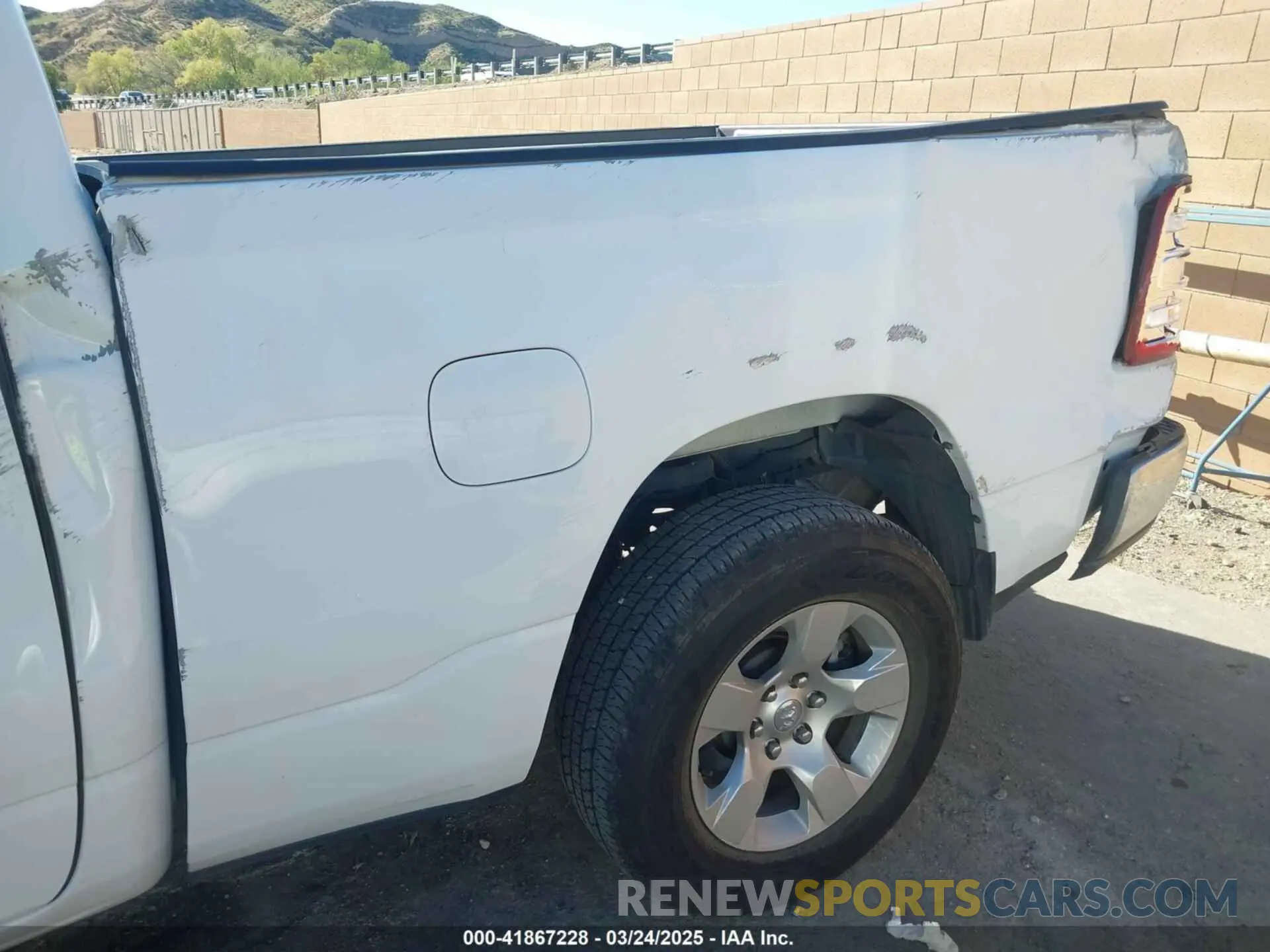 20 fotografías del automóvil dañado 1C6SRFBT2LN395323 RAM 1500 2020