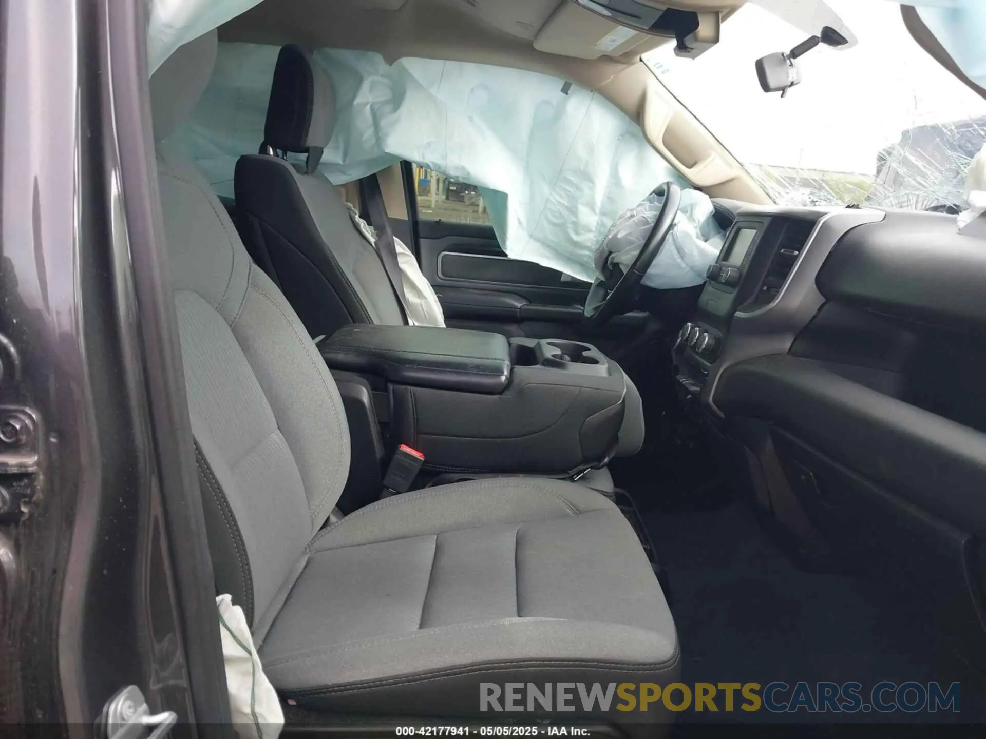 5 fotografías del automóvil dañado 1C6SRFBT3LN414588 RAM 1500 2020