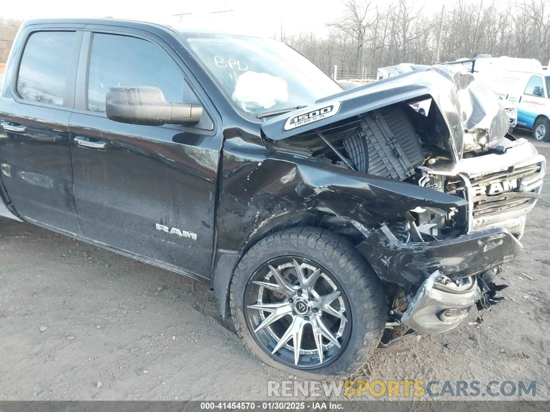17 fotografías del automóvil dañado 1C6SRFBT8LN341914 RAM 1500 2020