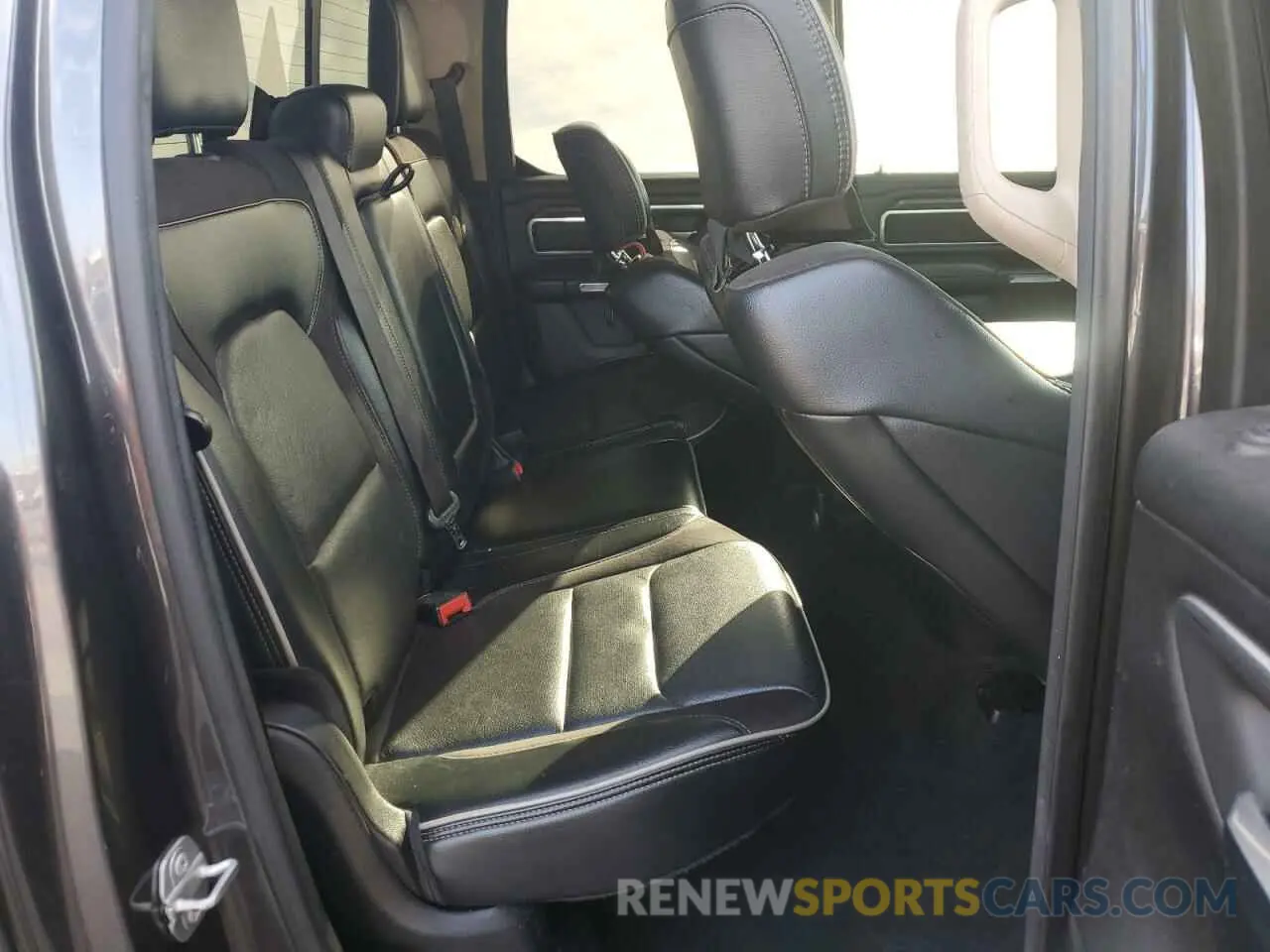 11 fotografías del automóvil dañado 1C6SRFDT1LN263036 RAM 1500 2020