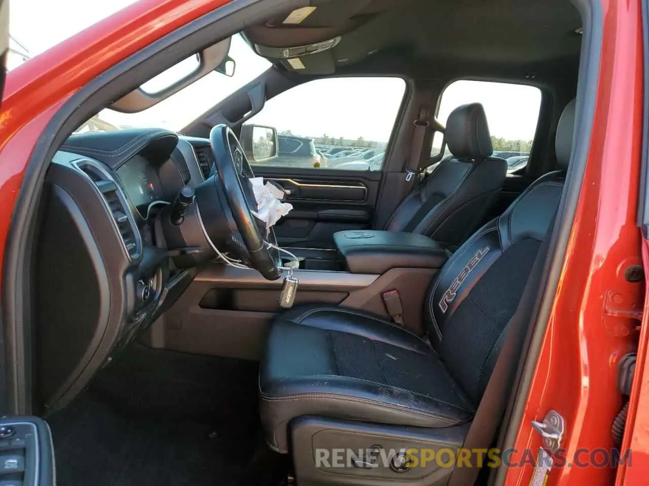 7 fotografías del automóvil dañado 1C6SRFET7LN307328 RAM 1500 2020