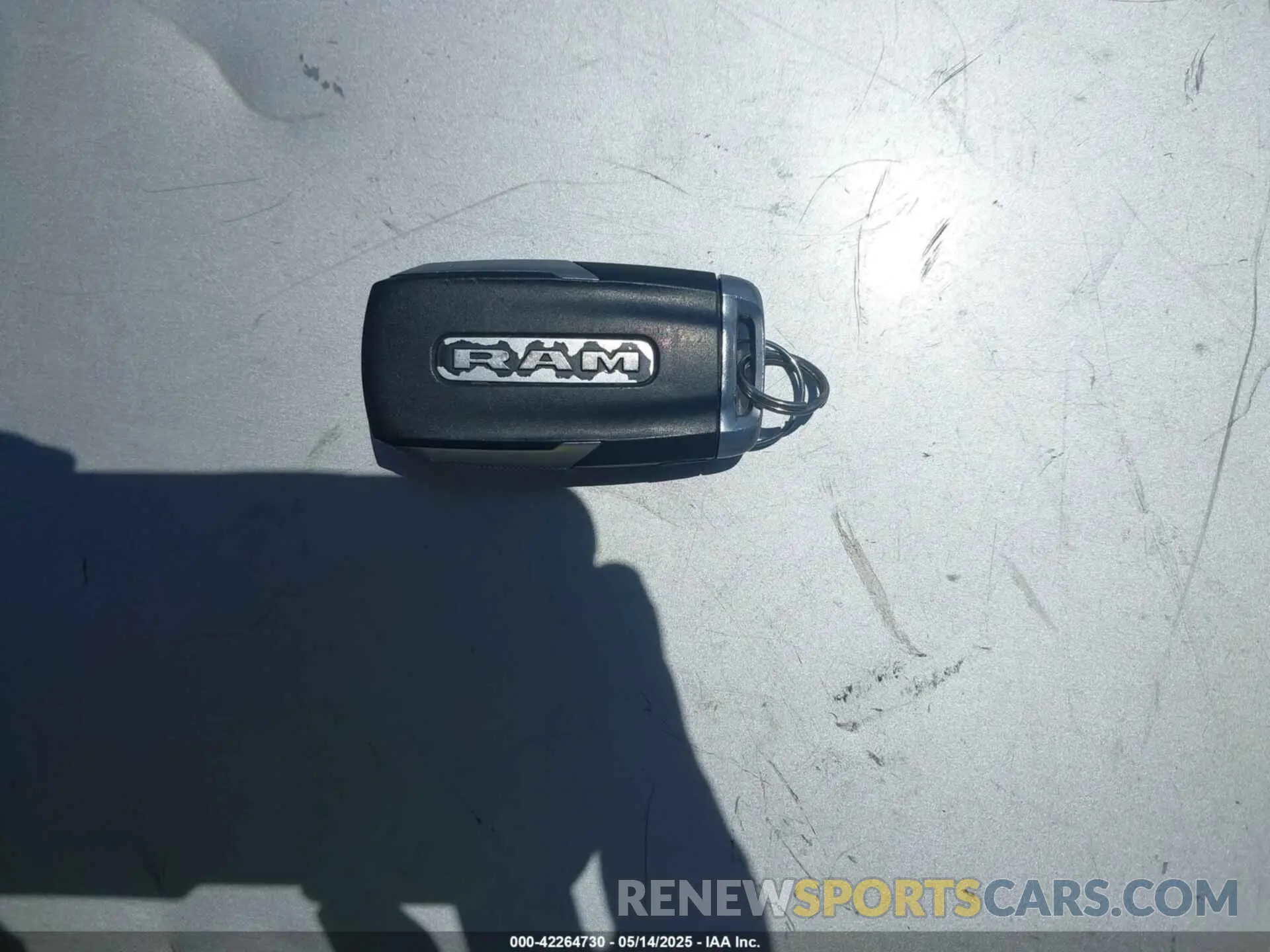 11 fotografías del automóvil dañado 1C6SRFFT1LN328030 RAM 1500 2020