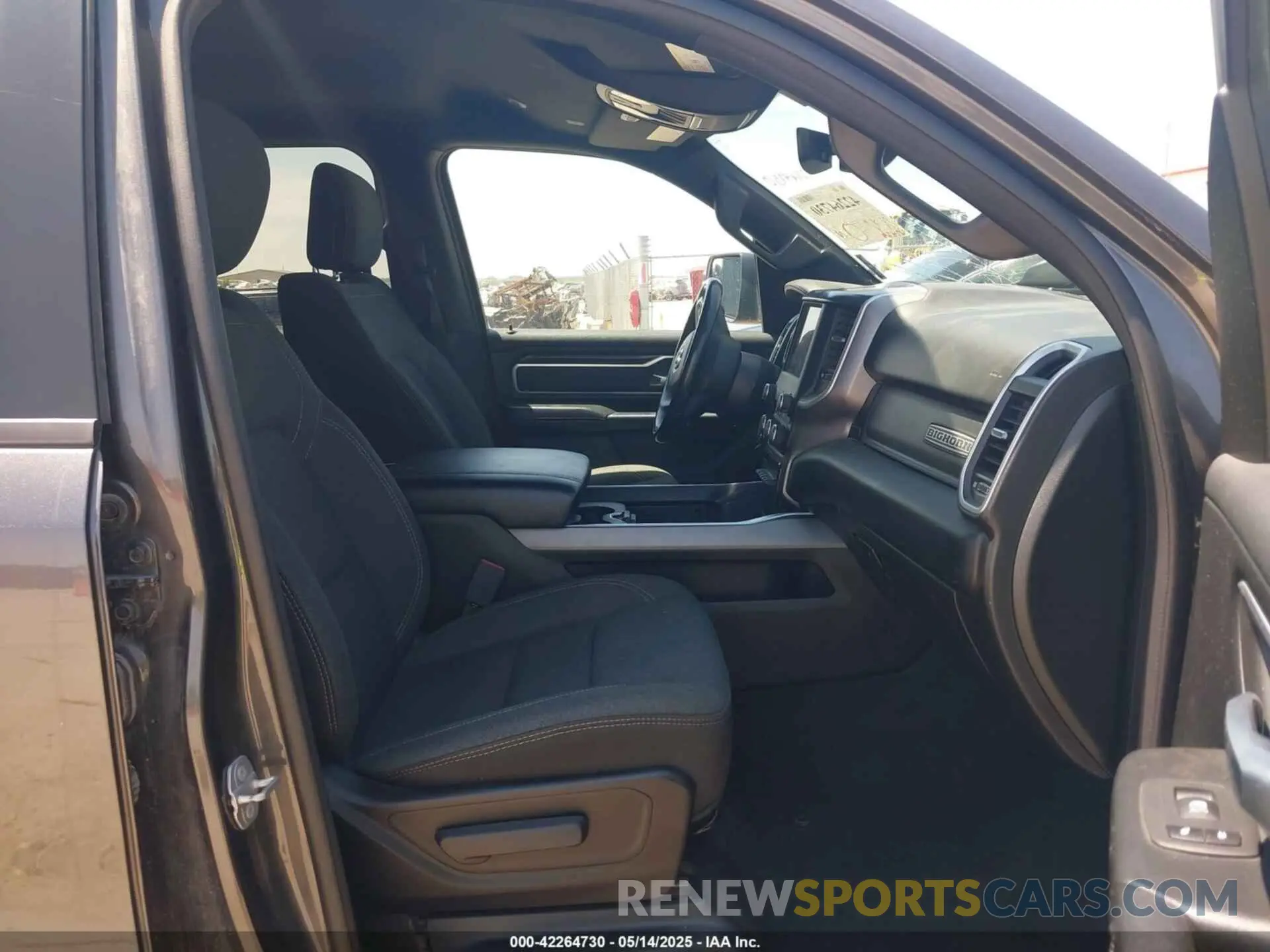 5 fotografías del automóvil dañado 1C6SRFFT1LN328030 RAM 1500 2020