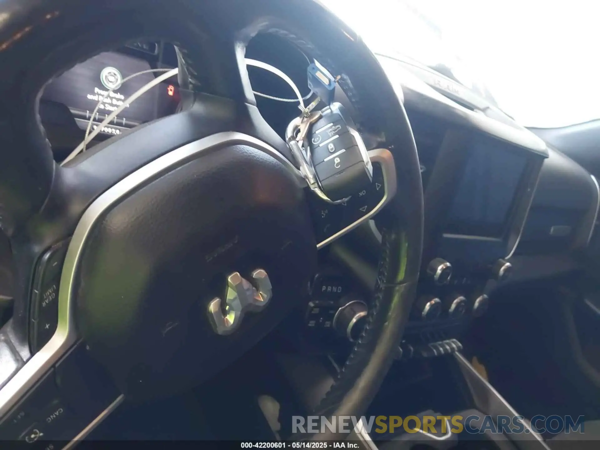 11 fotografías del automóvil dañado 1C6SRFFT2LN206860 RAM 1500 2020