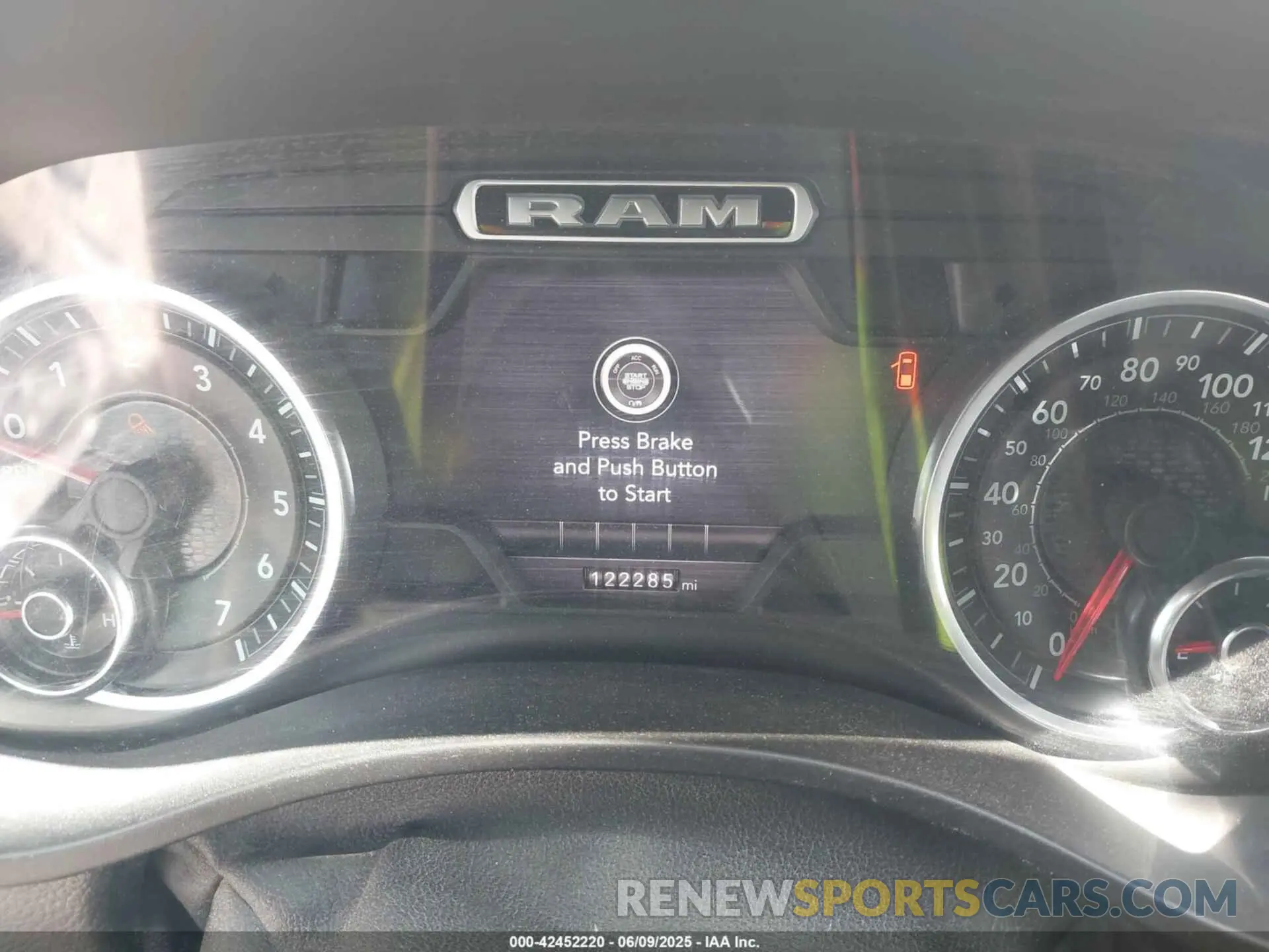15 fotografías del automóvil dañado 1C6SRFFT3LN103124 RAM 1500 2020