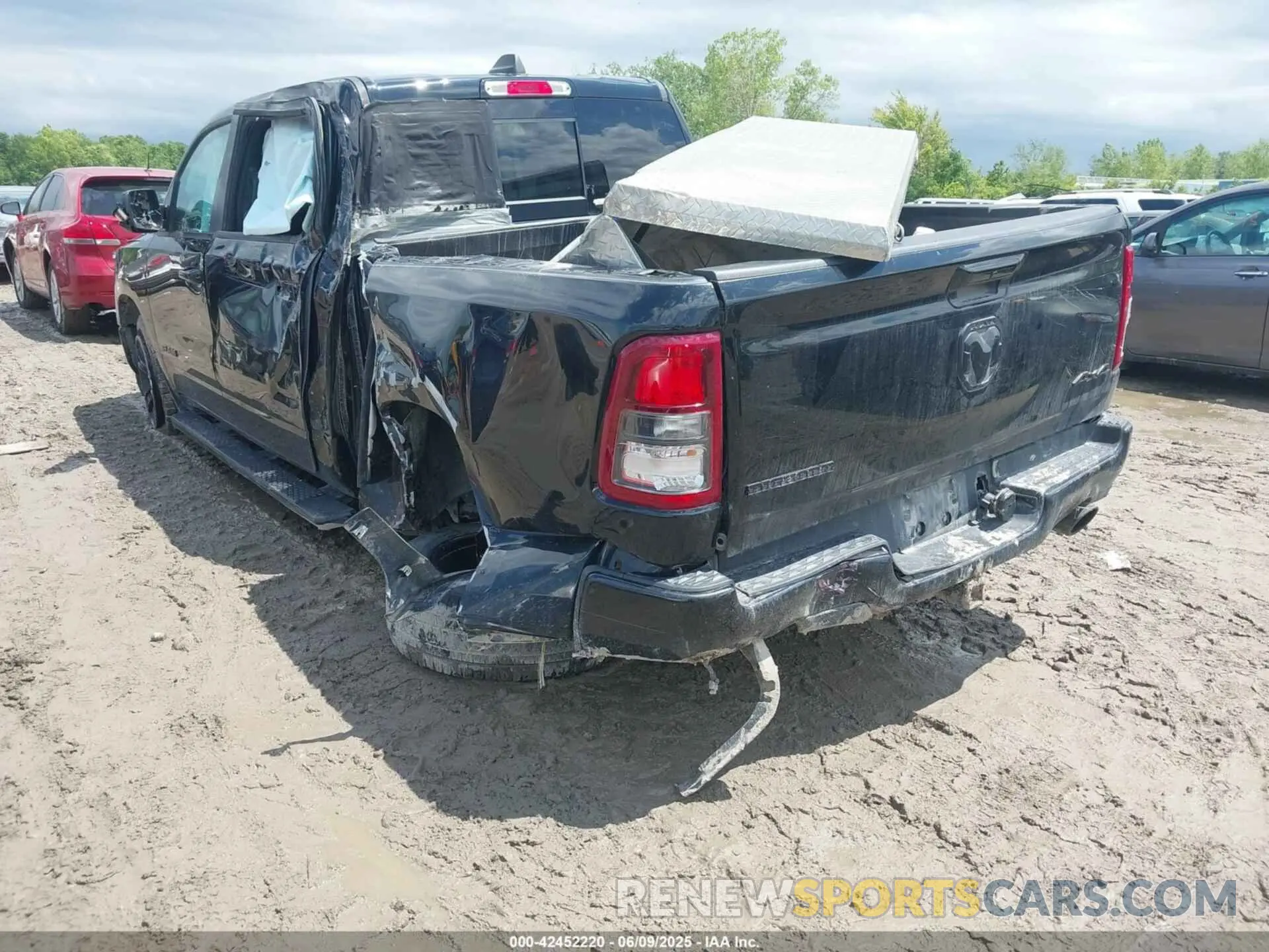 3 fotografías del automóvil dañado 1C6SRFFT3LN103124 RAM 1500 2020